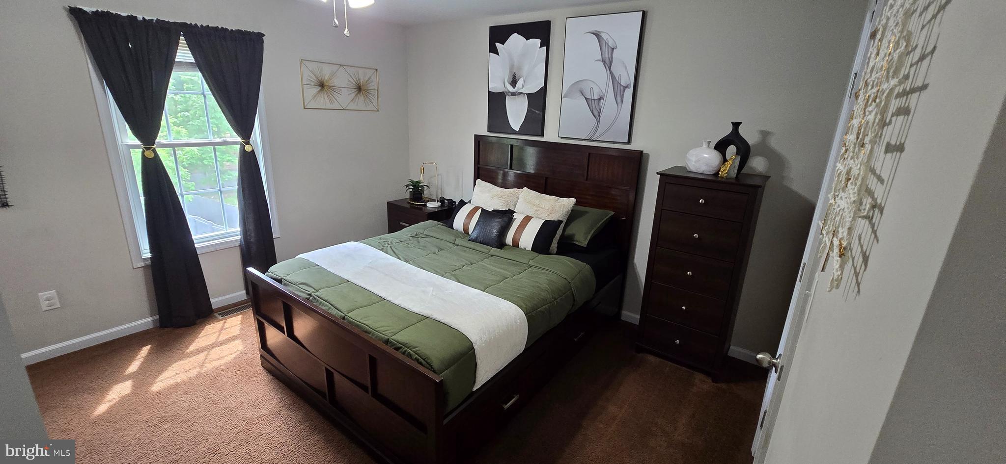 MIDDLE CREEK MANOR - Residential