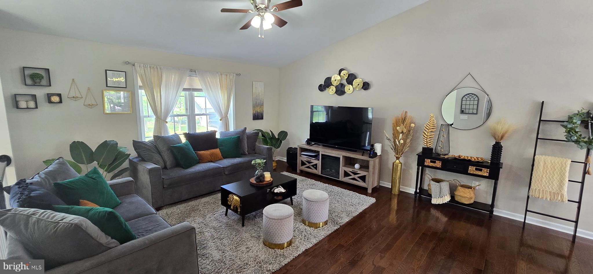 MIDDLE CREEK MANOR - Residential