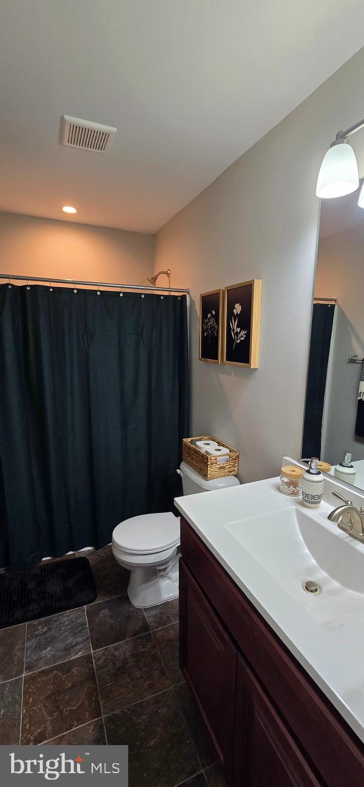 MIDDLE CREEK MANOR - Residential