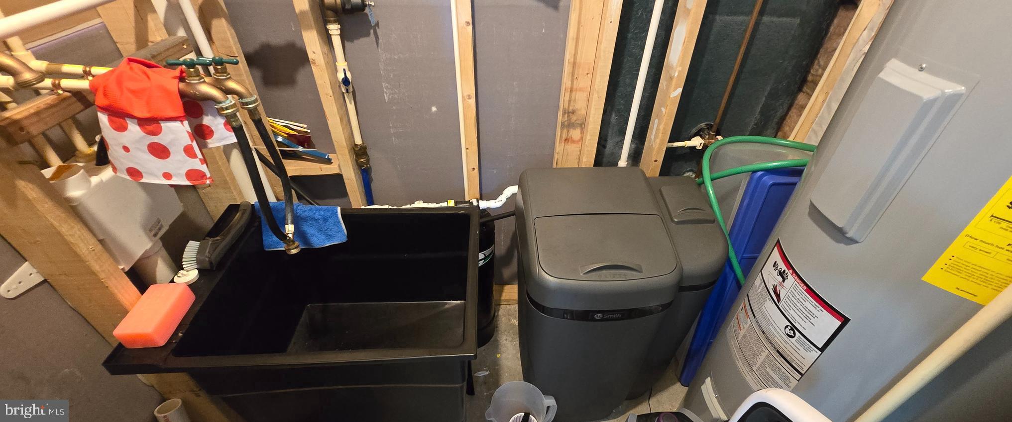 MIDDLE CREEK MANOR - Residential