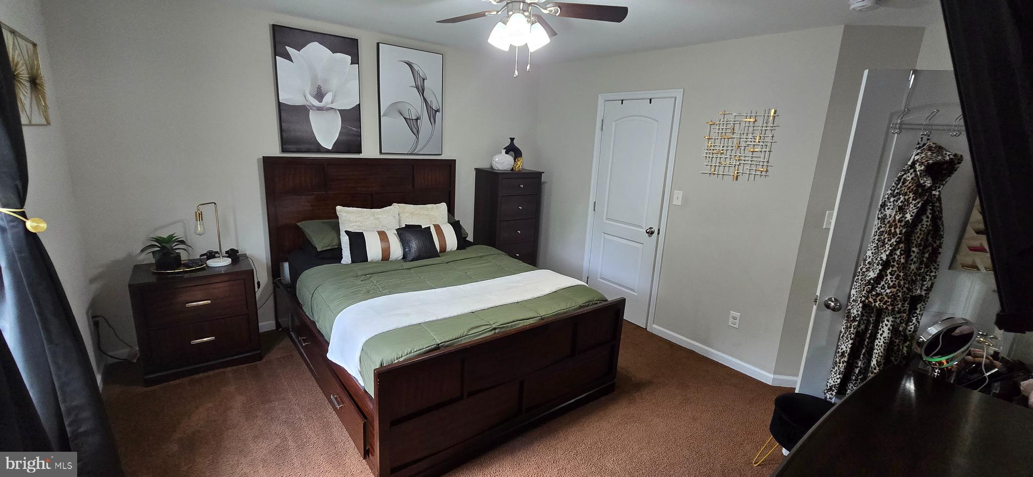 MIDDLE CREEK MANOR - Residential