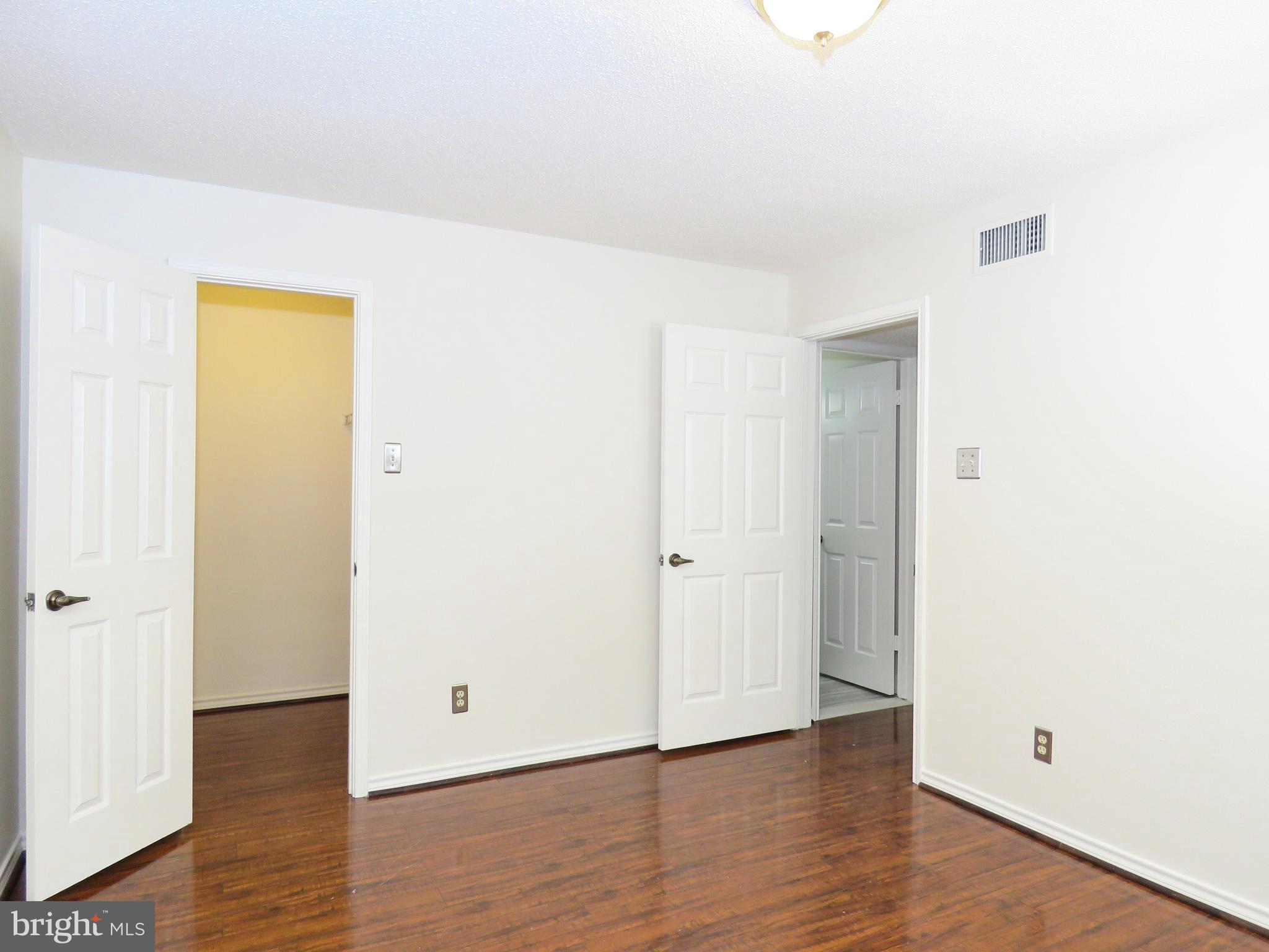 FOUNTAINS AT MCLEAN - Residential