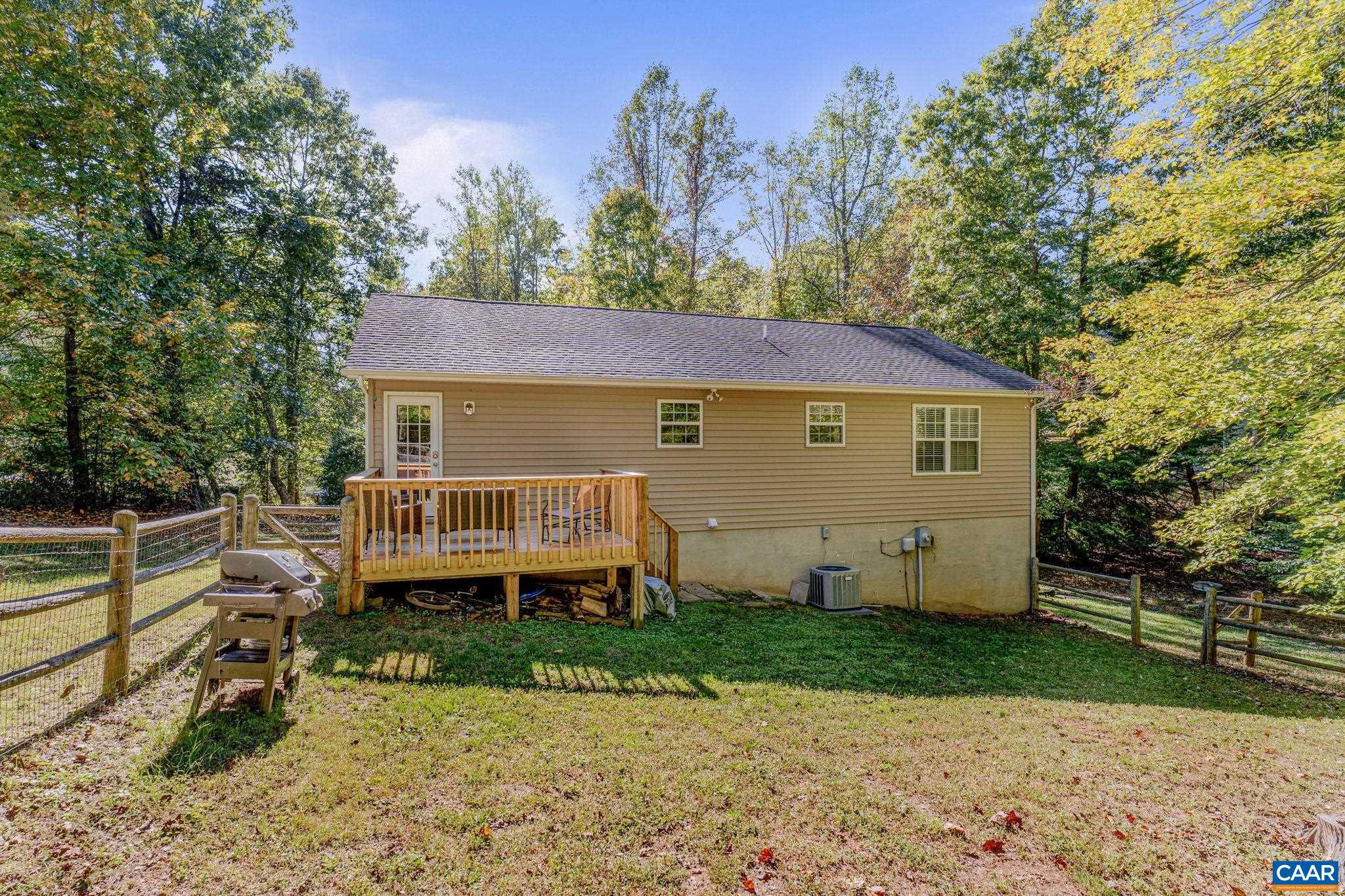 LAKE MONTICELLO - Residential