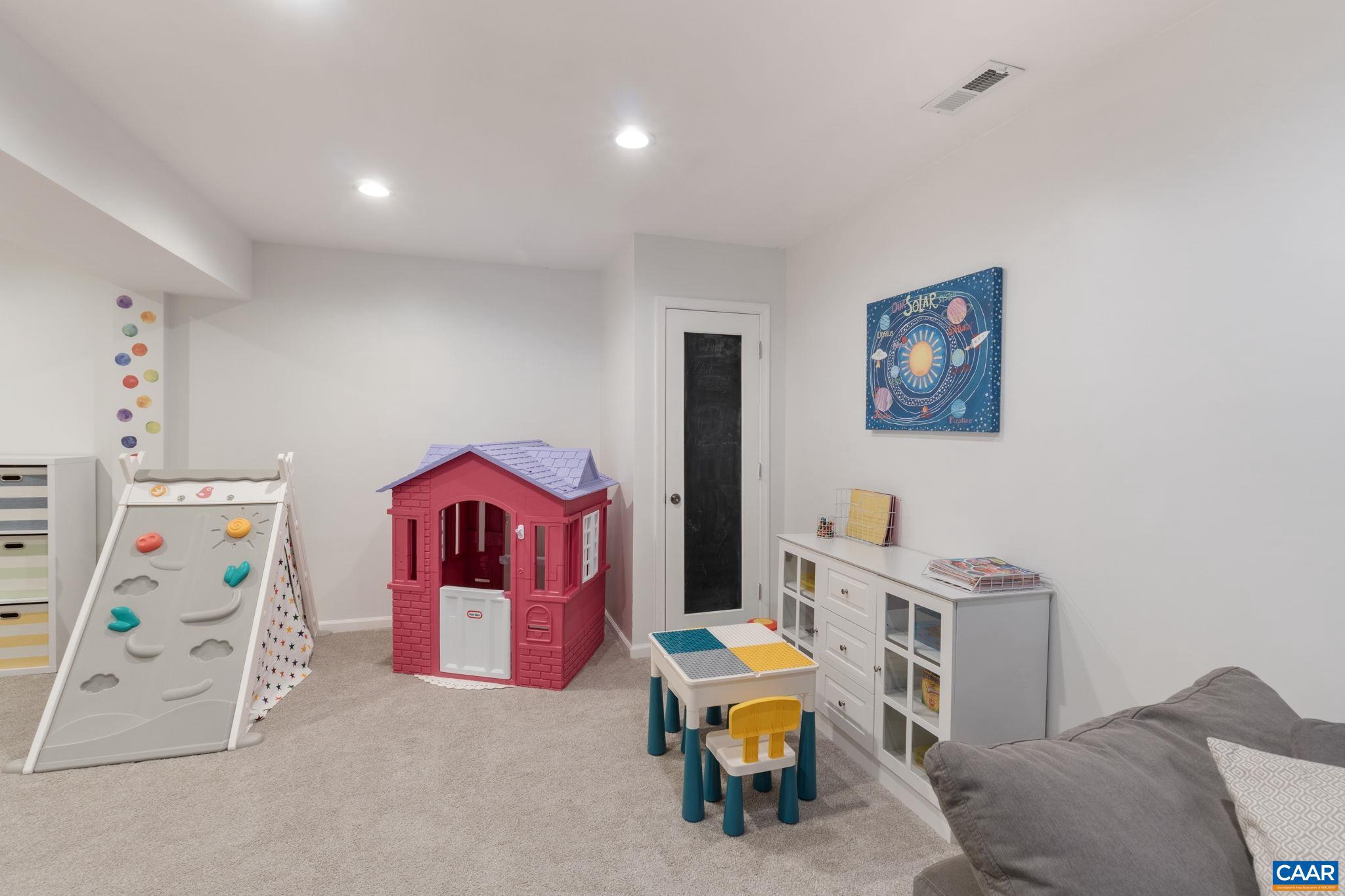 LAKE MONTICELLO - Residential