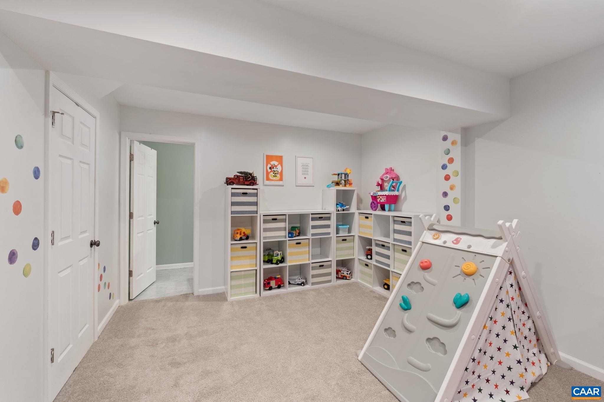 LAKE MONTICELLO - Residential