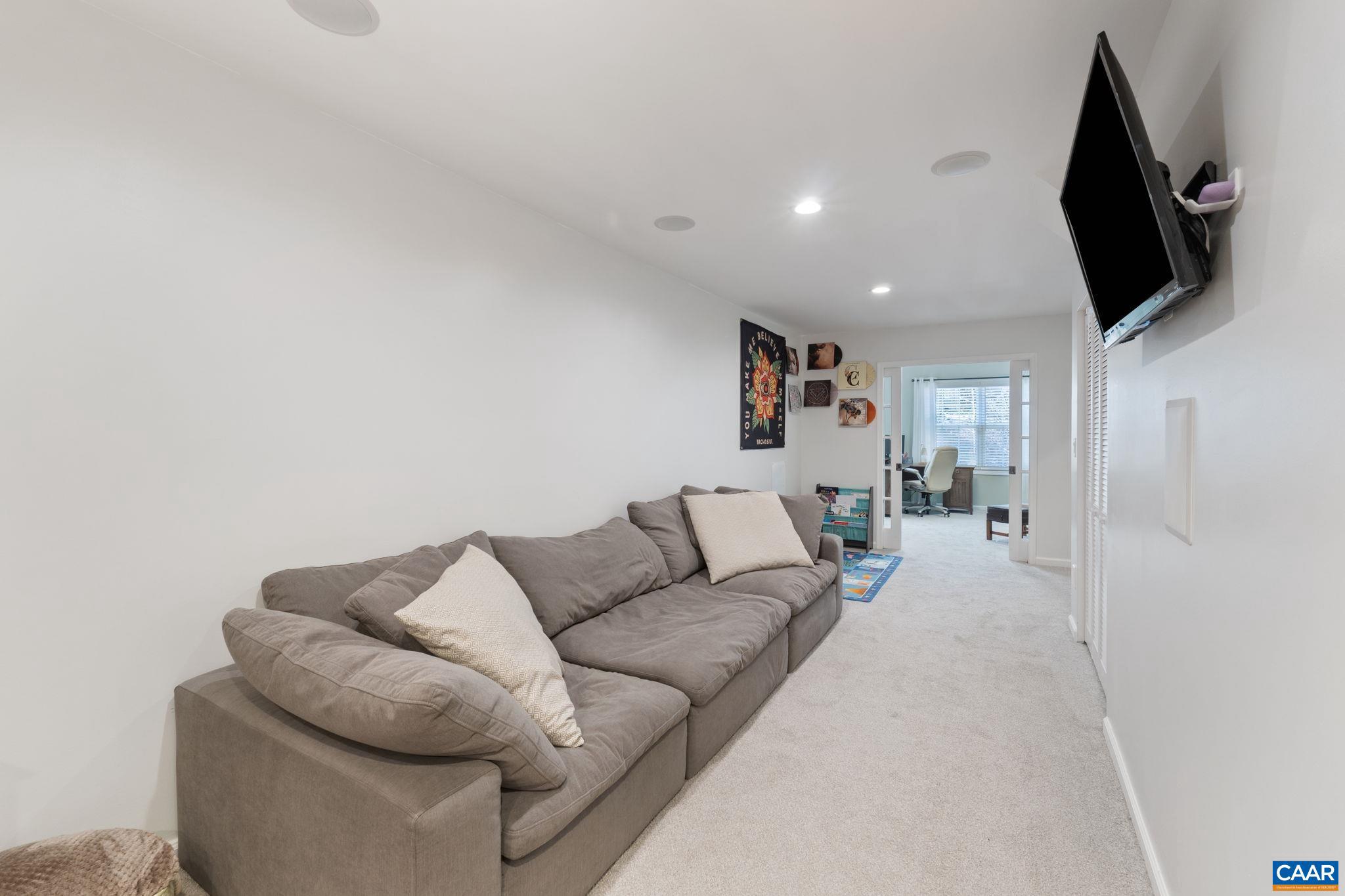 LAKE MONTICELLO - Residential