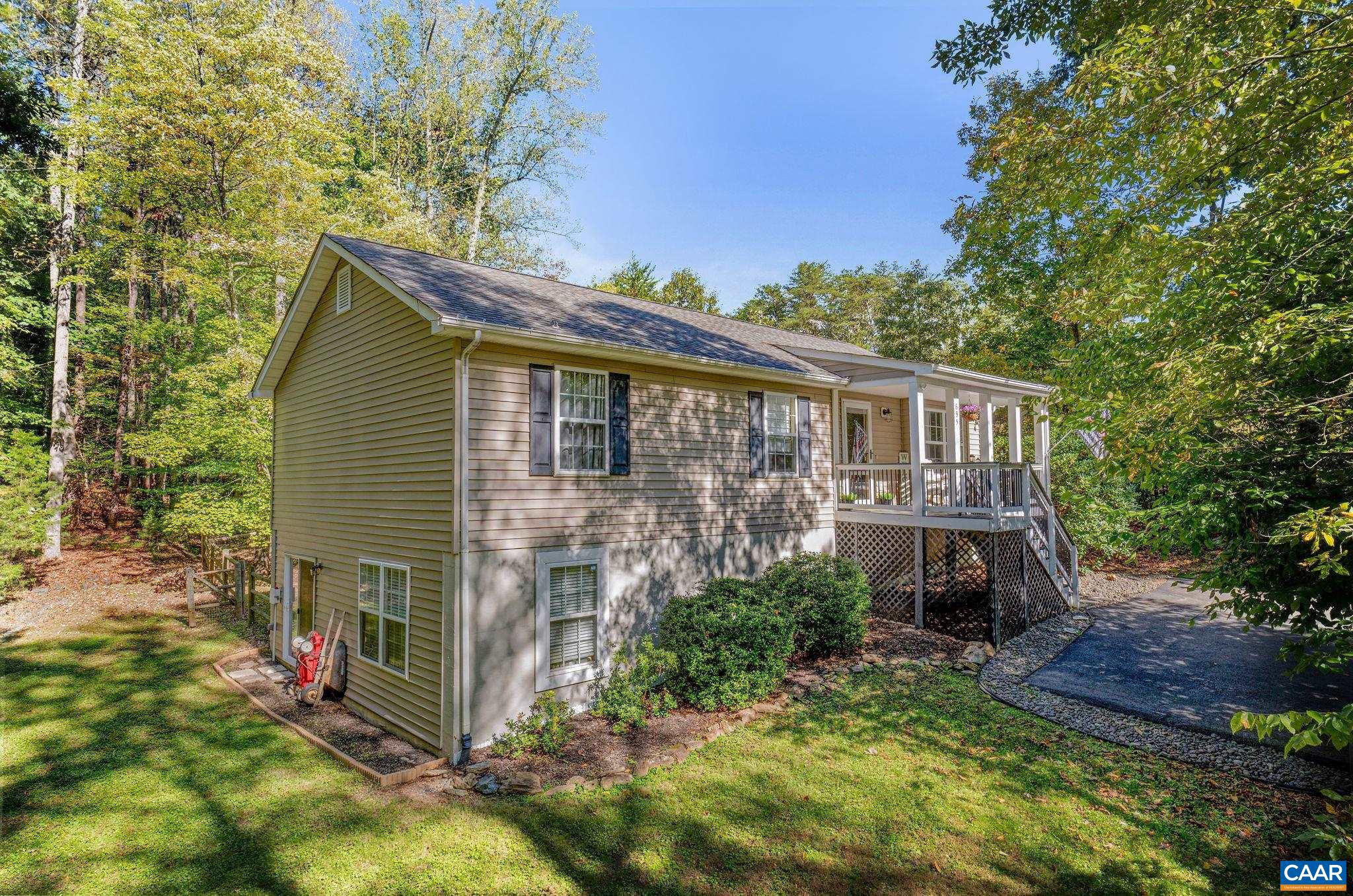 LAKE MONTICELLO - Residential