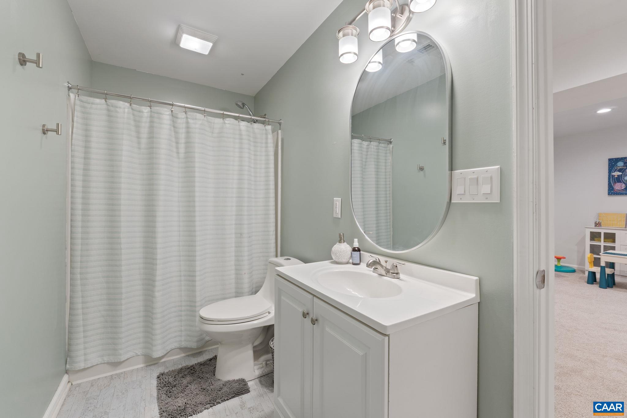 LAKE MONTICELLO - Residential