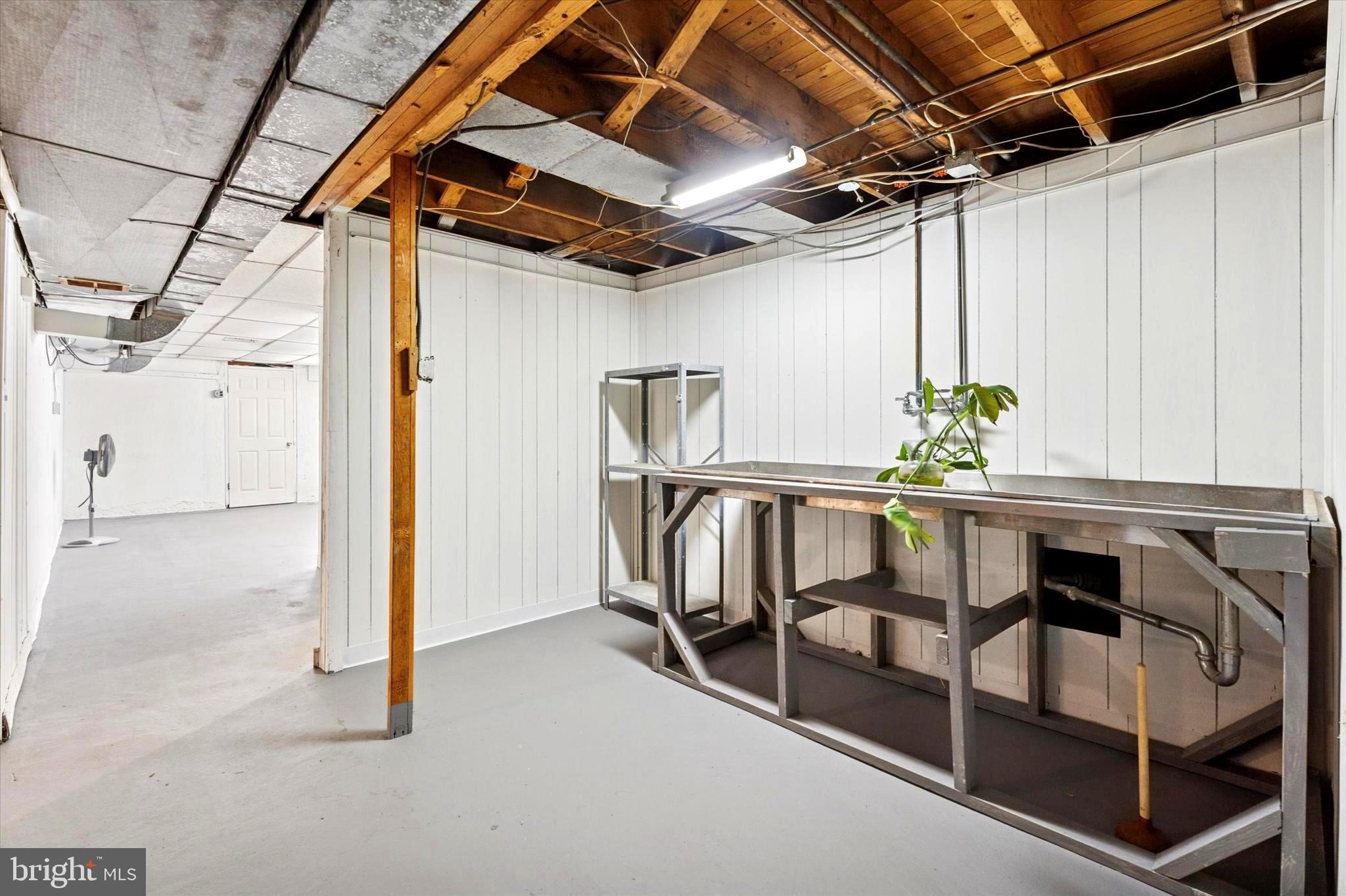 WALLINGFORD HILLS - Residential