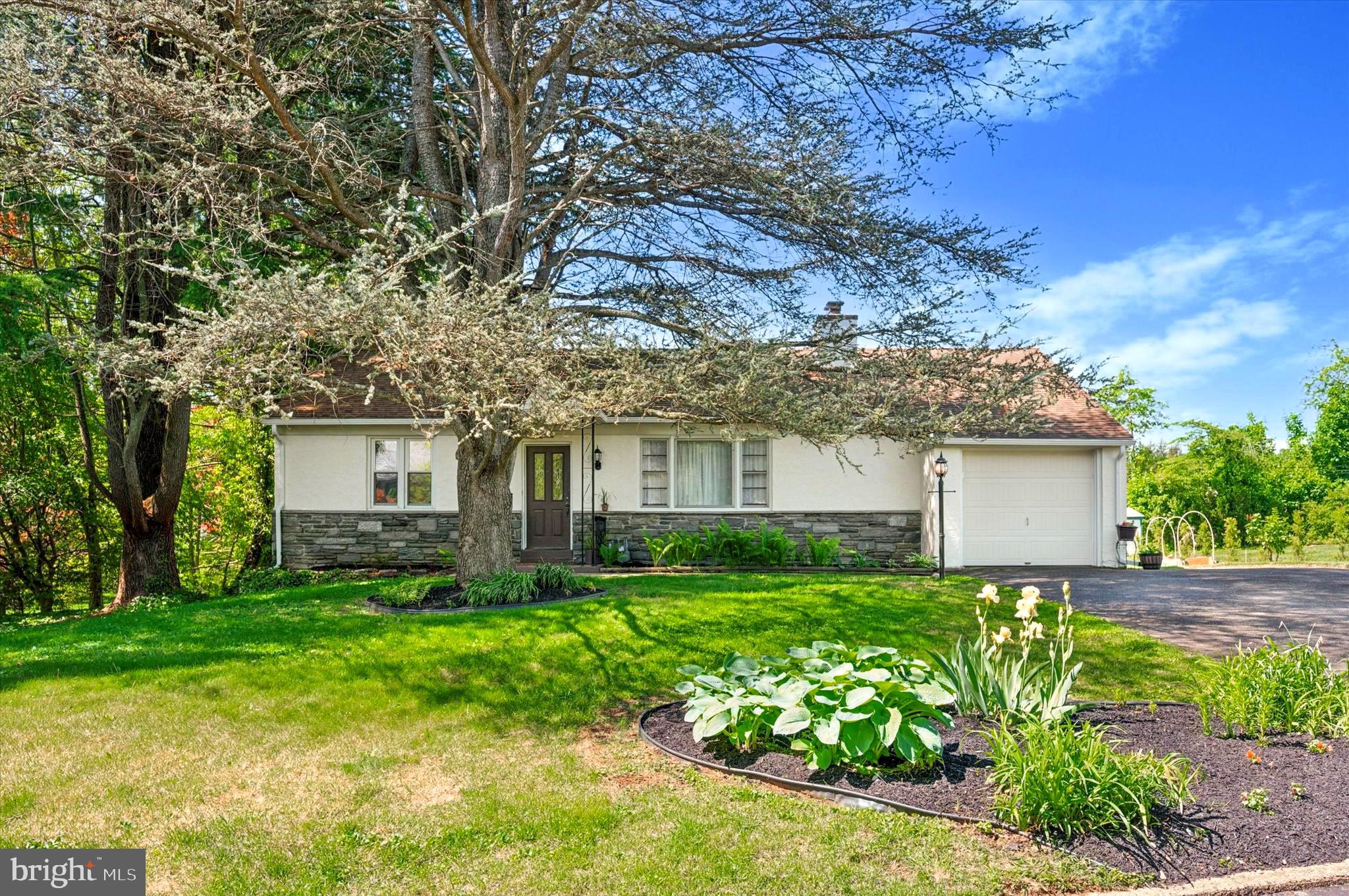 WALLINGFORD HILLS - Residential