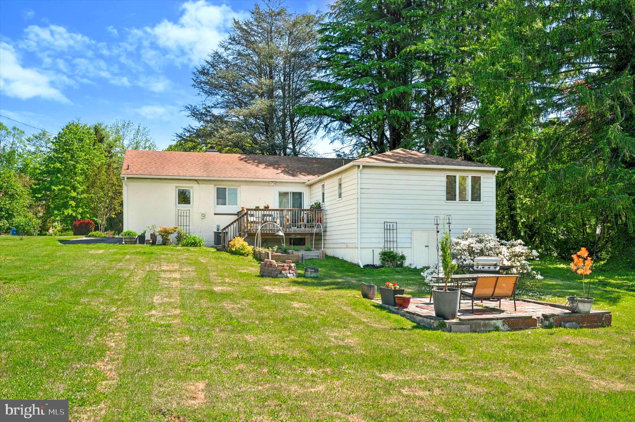 WALLINGFORD HILLS - Residential