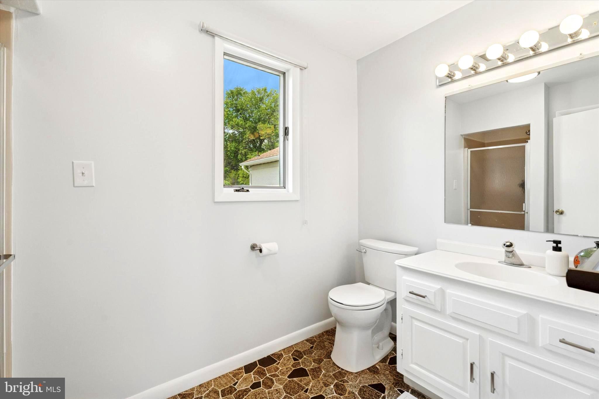 WALLINGFORD HILLS - Residential