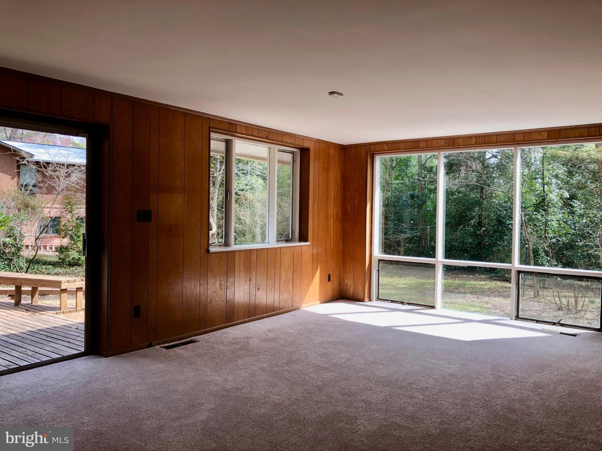 HOLLIN HILLS - Residential Lease