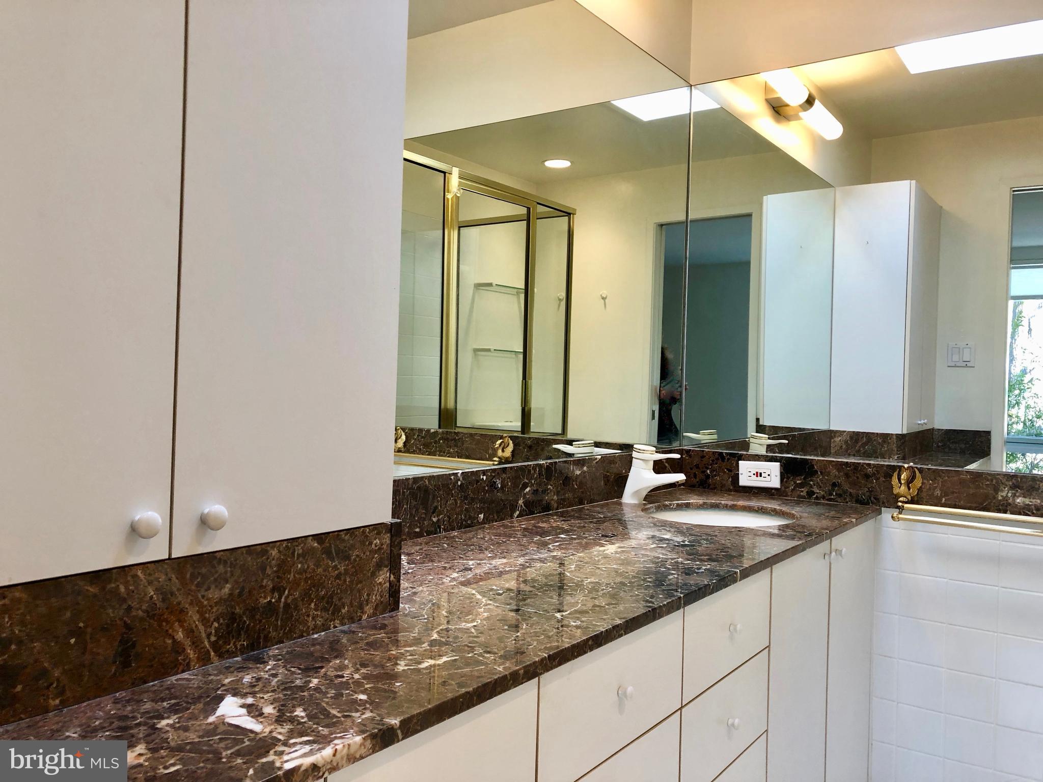 HOLLIN HILLS - Residential Lease