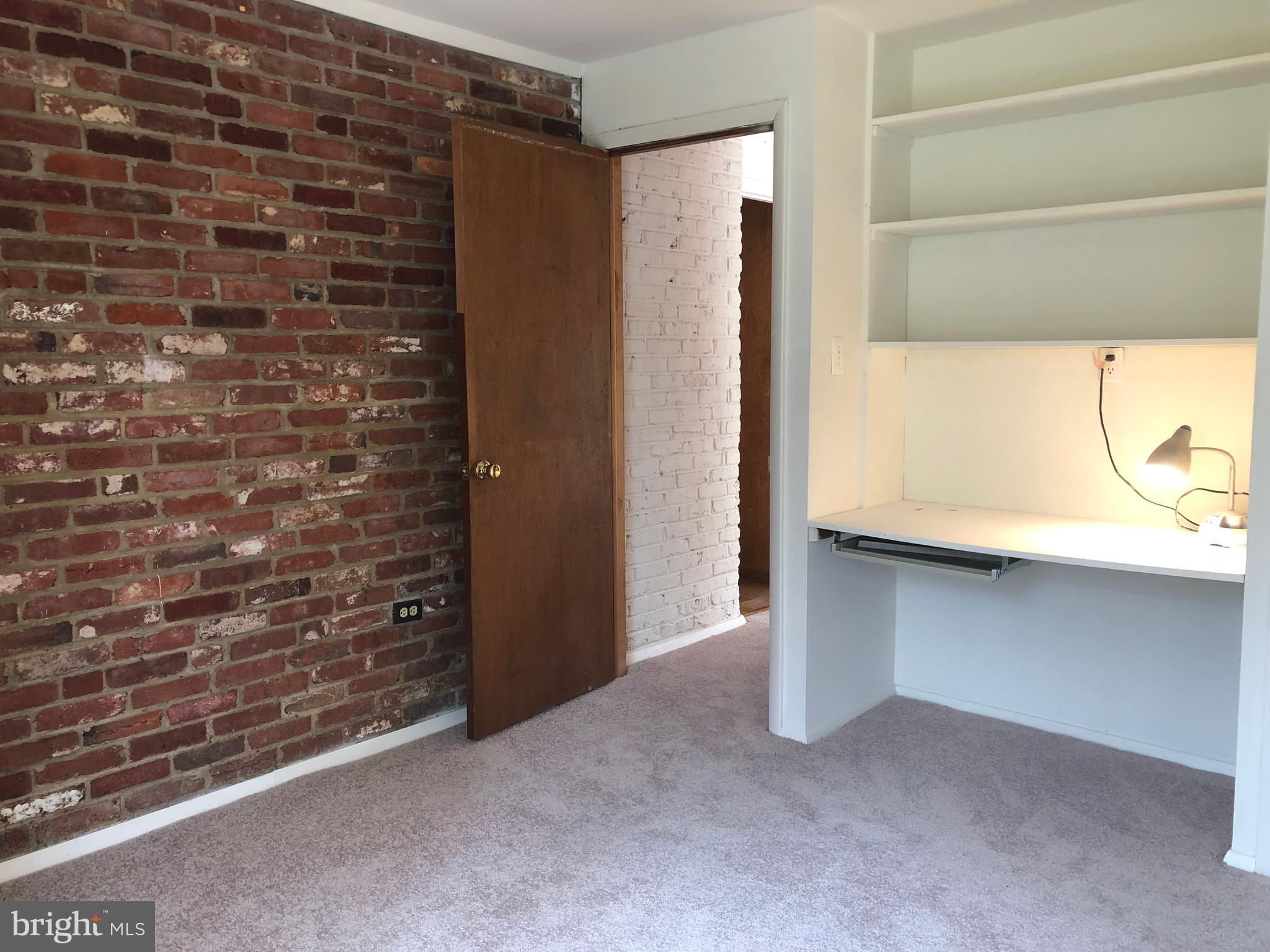 HOLLIN HILLS - Residential Lease