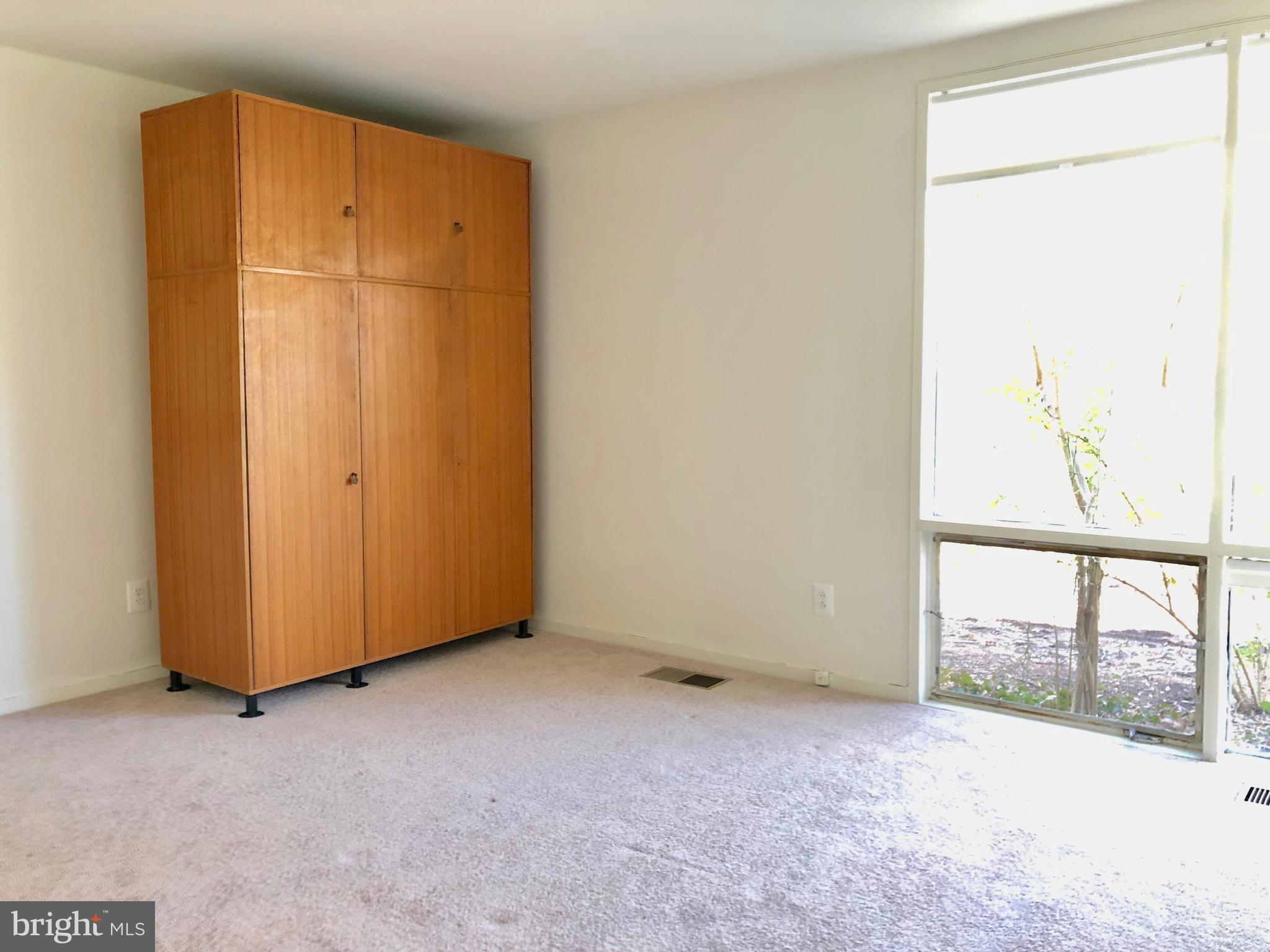 HOLLIN HILLS - Residential Lease