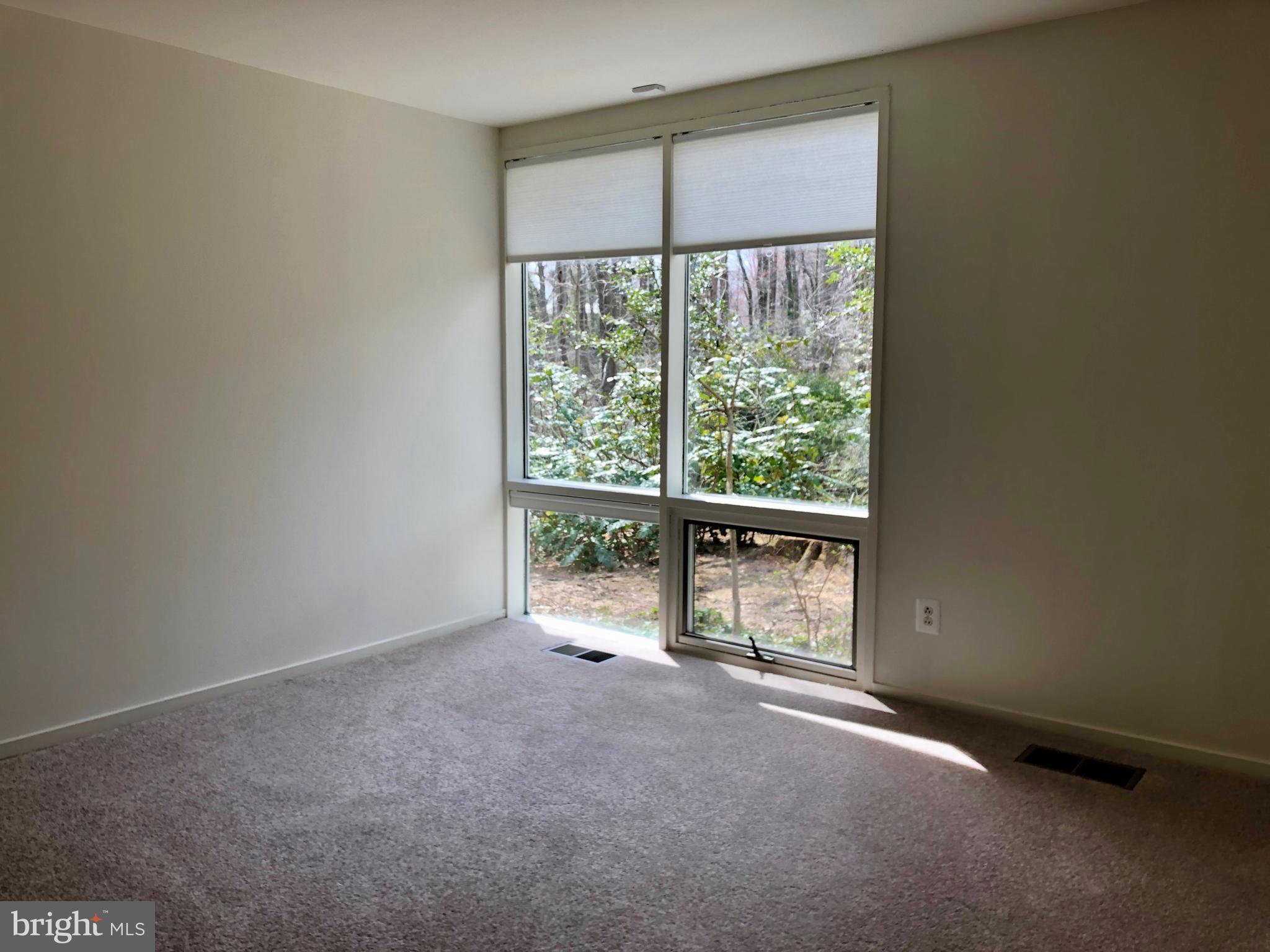 HOLLIN HILLS - Residential Lease