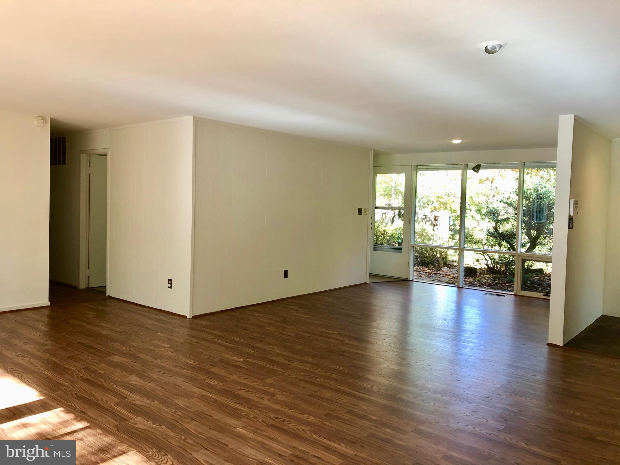 HOLLIN HILLS - Residential Lease