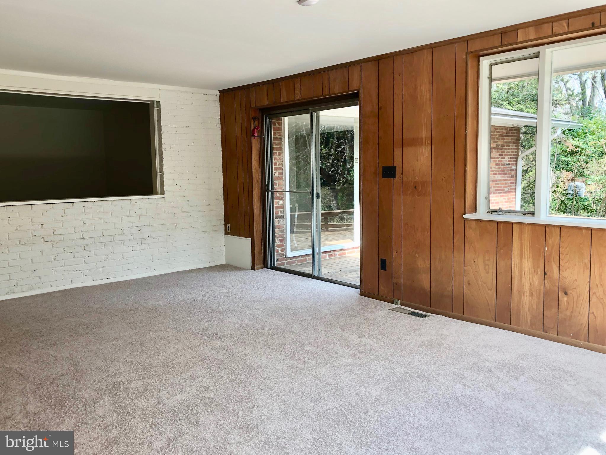 HOLLIN HILLS - Residential Lease