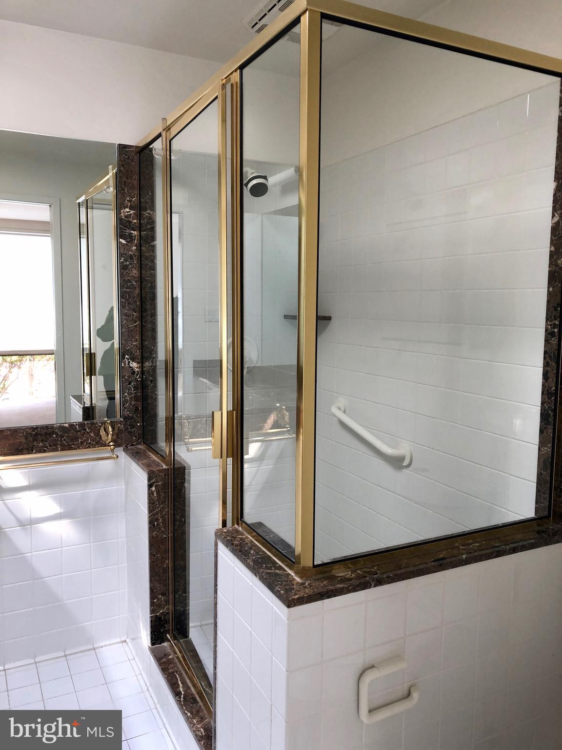 HOLLIN HILLS - Residential Lease