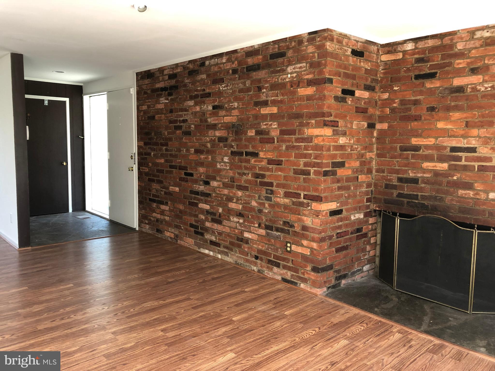 HOLLIN HILLS - Residential Lease