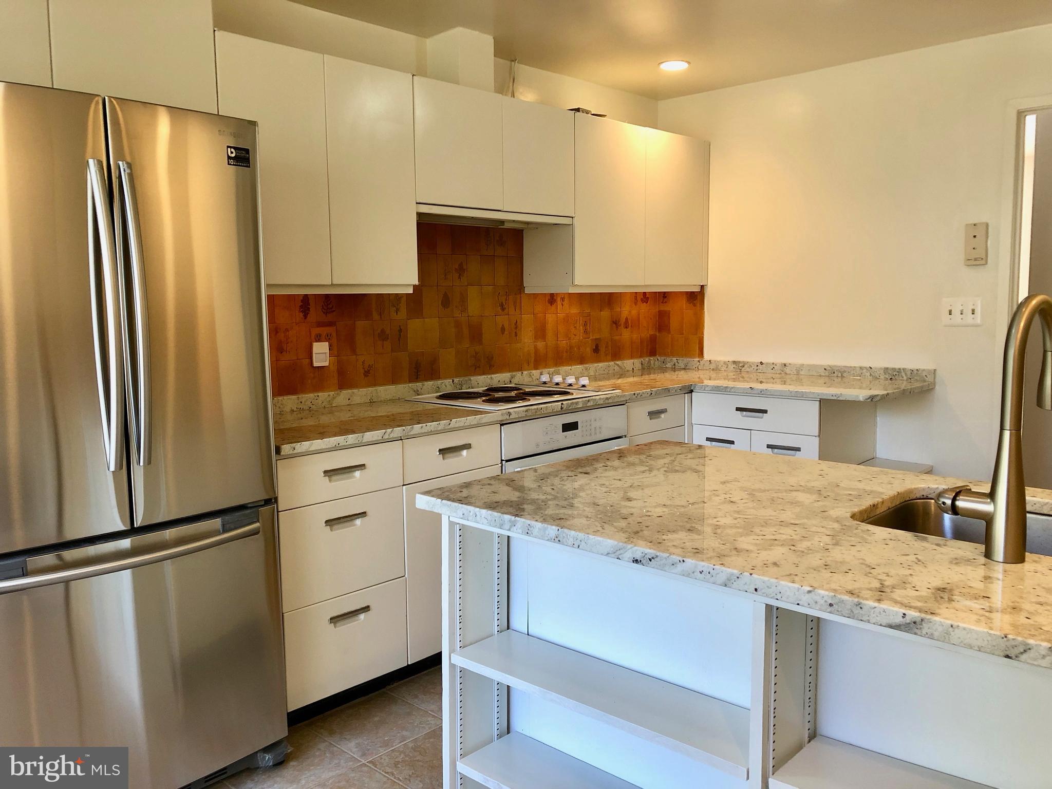 HOLLIN HILLS - Residential Lease