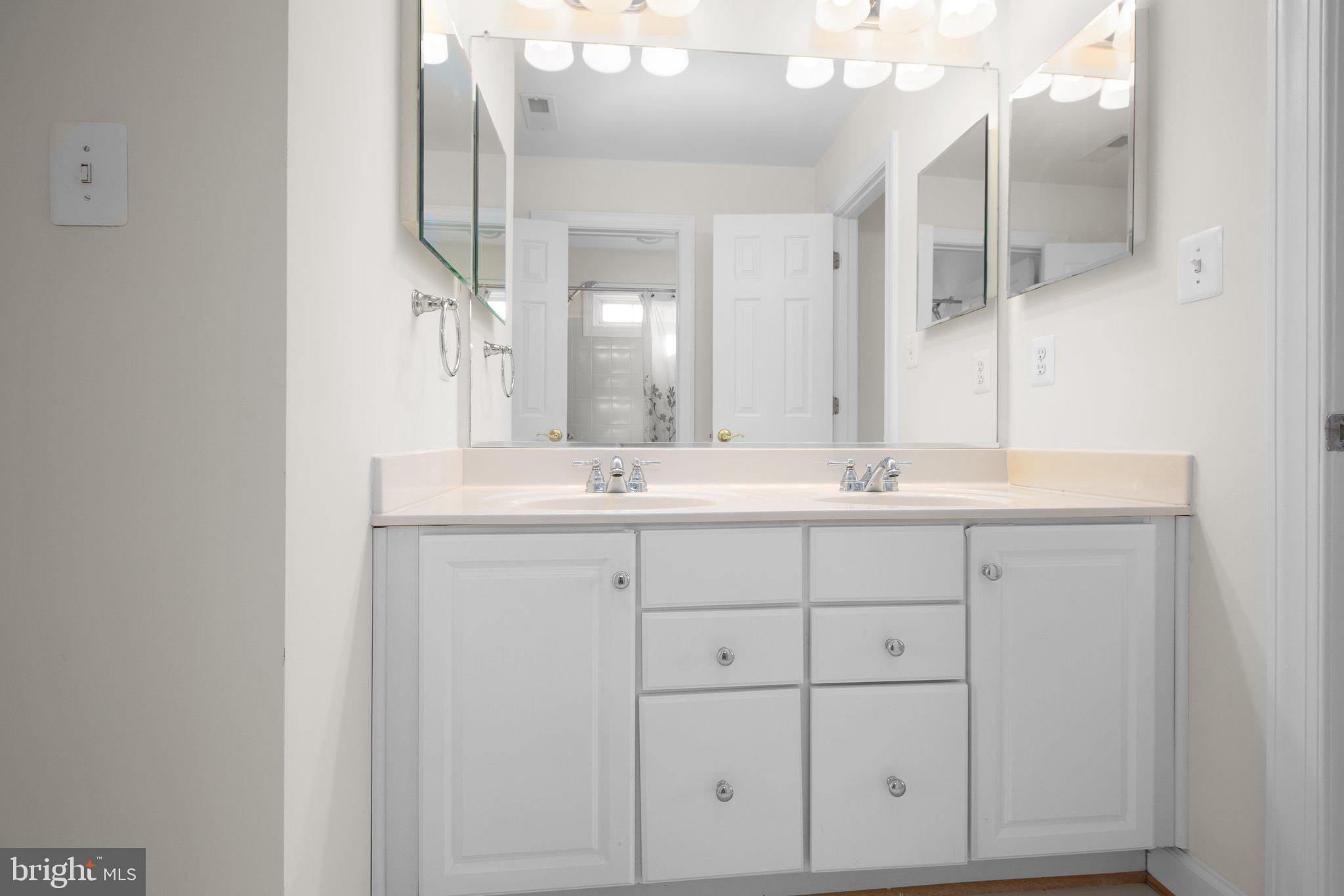 SCOTTSDALE ESTATES - Residential