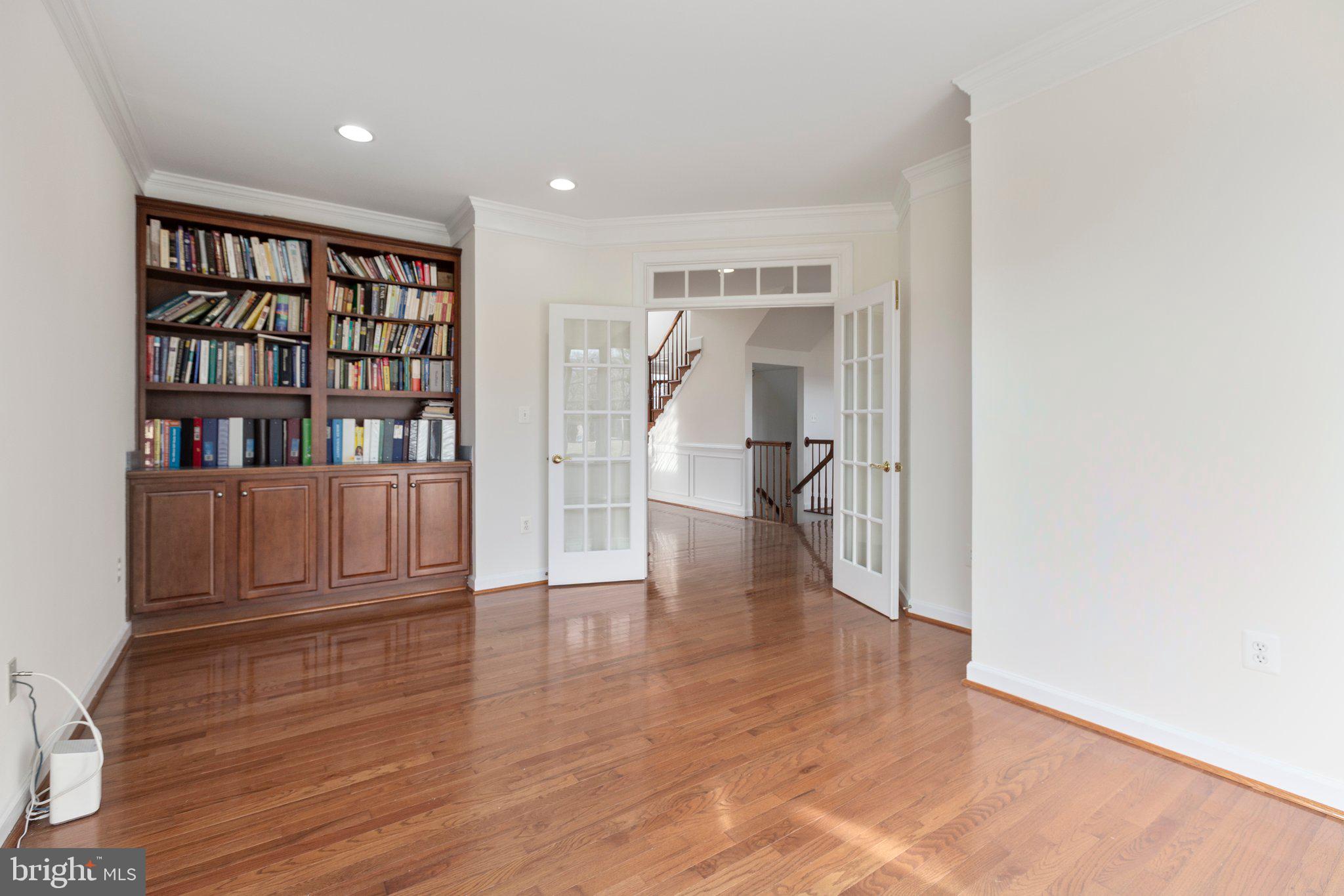 SCOTTSDALE ESTATES - Residential