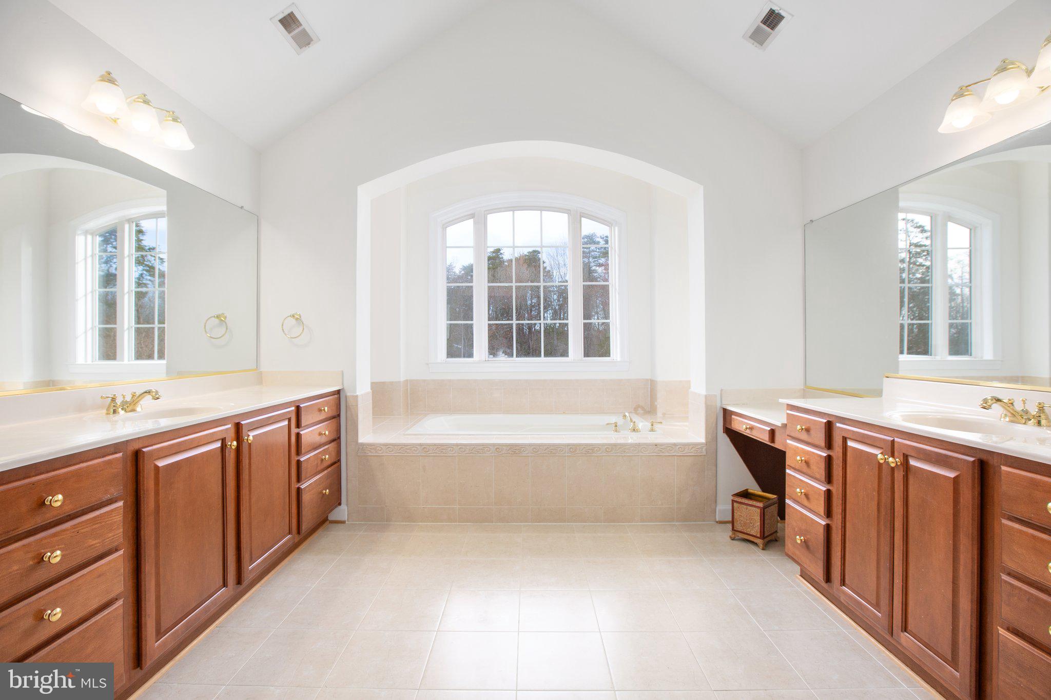 SCOTTSDALE ESTATES - Residential