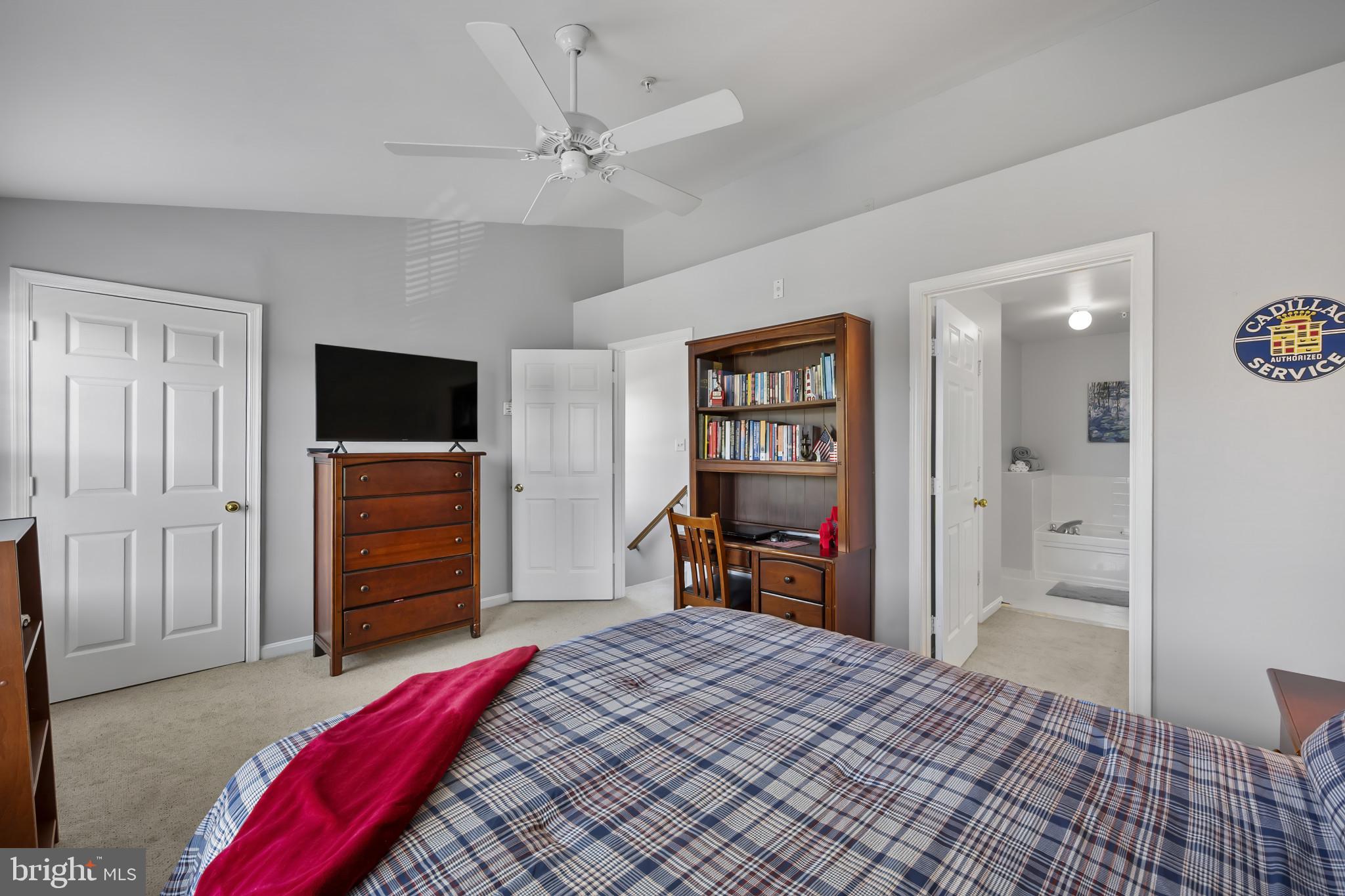 COMPTON VILLAGE - Residential