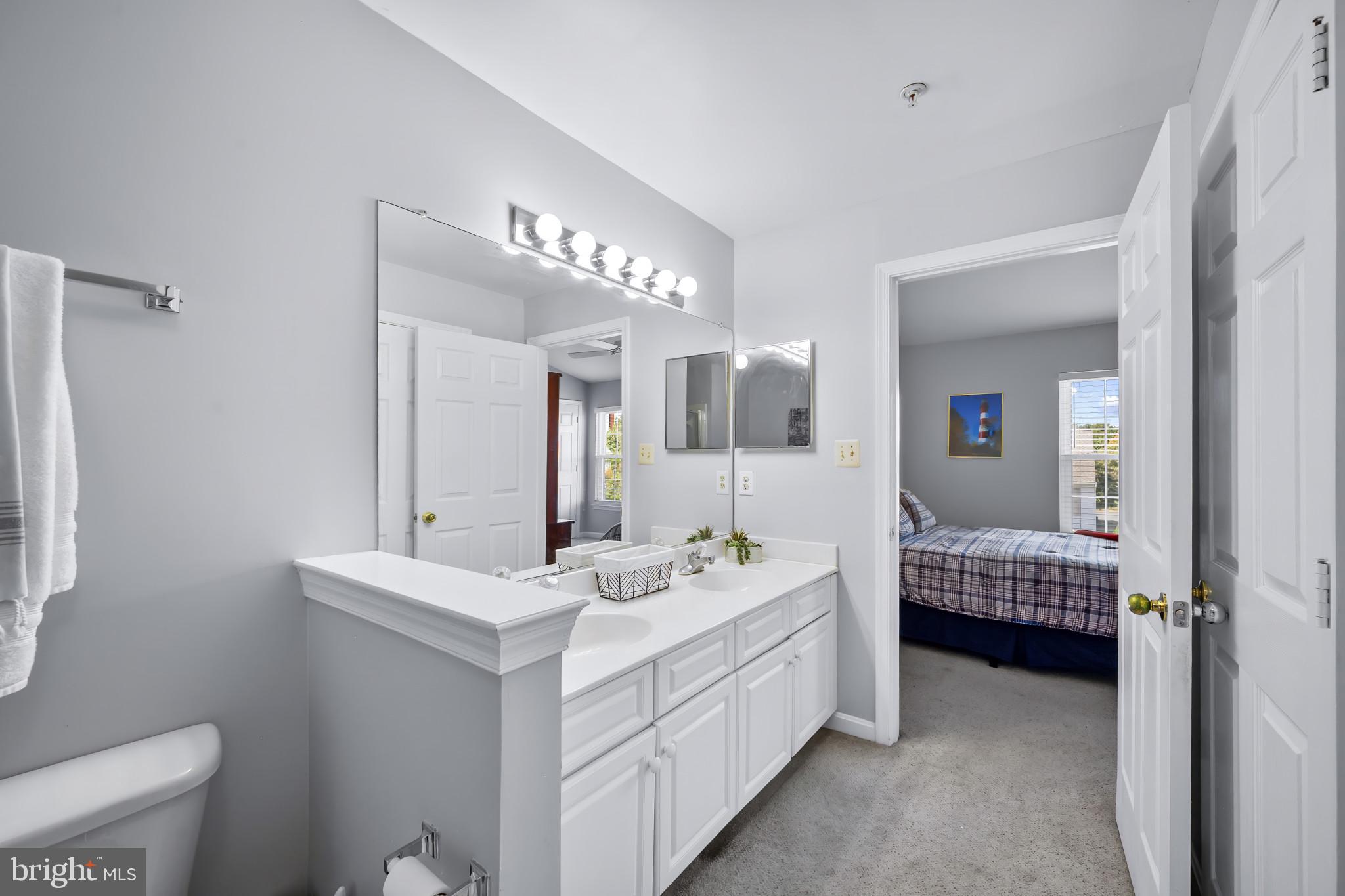 COMPTON VILLAGE - Residential