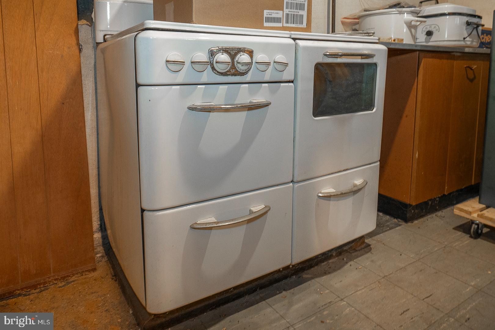 LAFAYETTE HILL - Residential