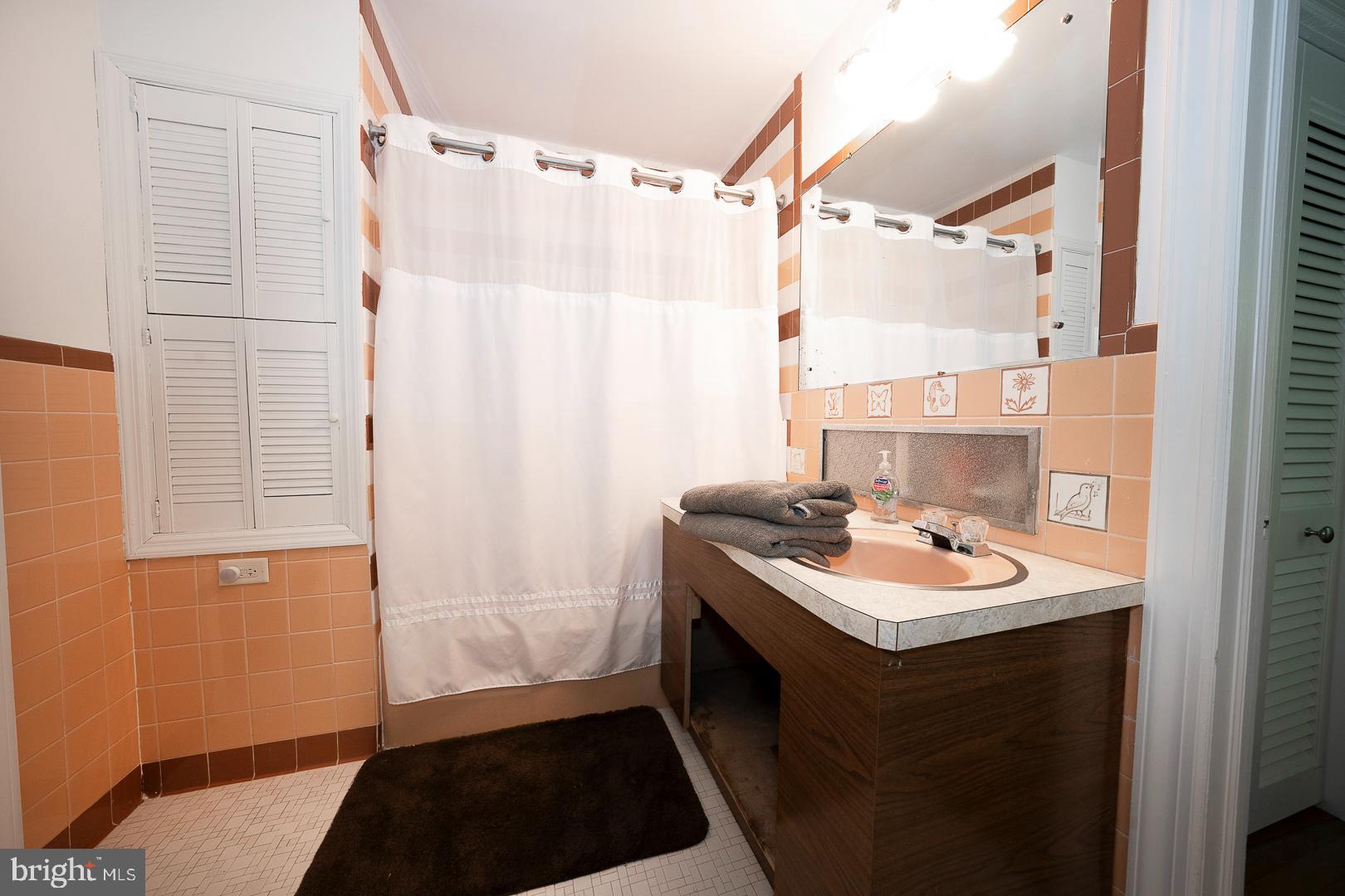 LAFAYETTE HILL - Residential