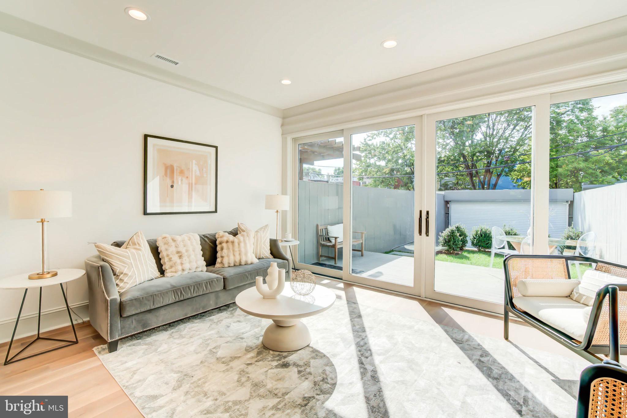 CAPITOL HILL - Residential