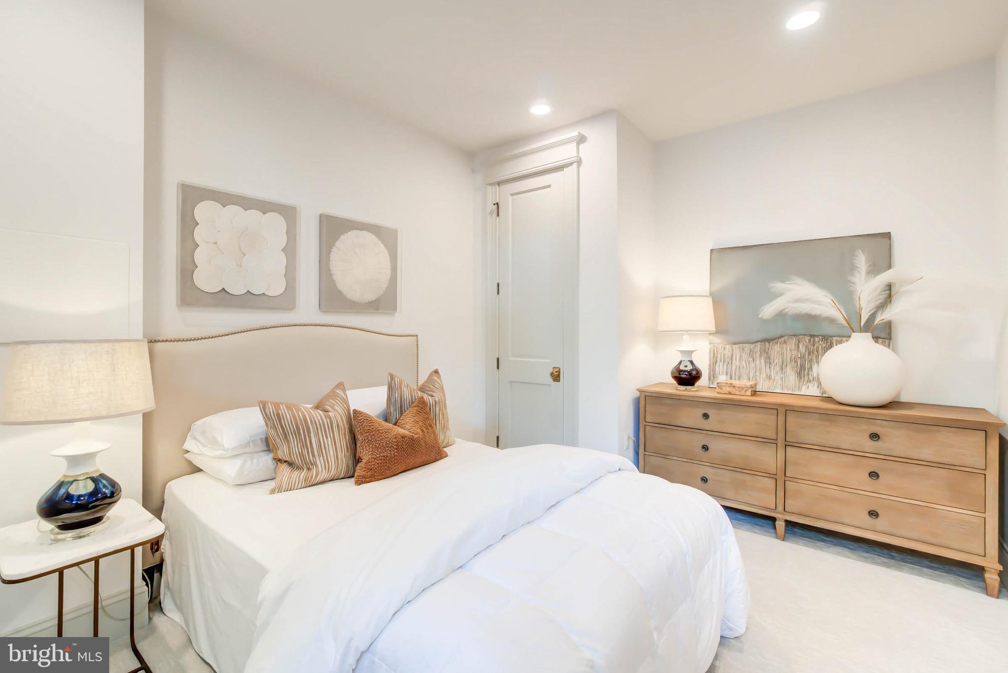 CAPITOL HILL - Residential
