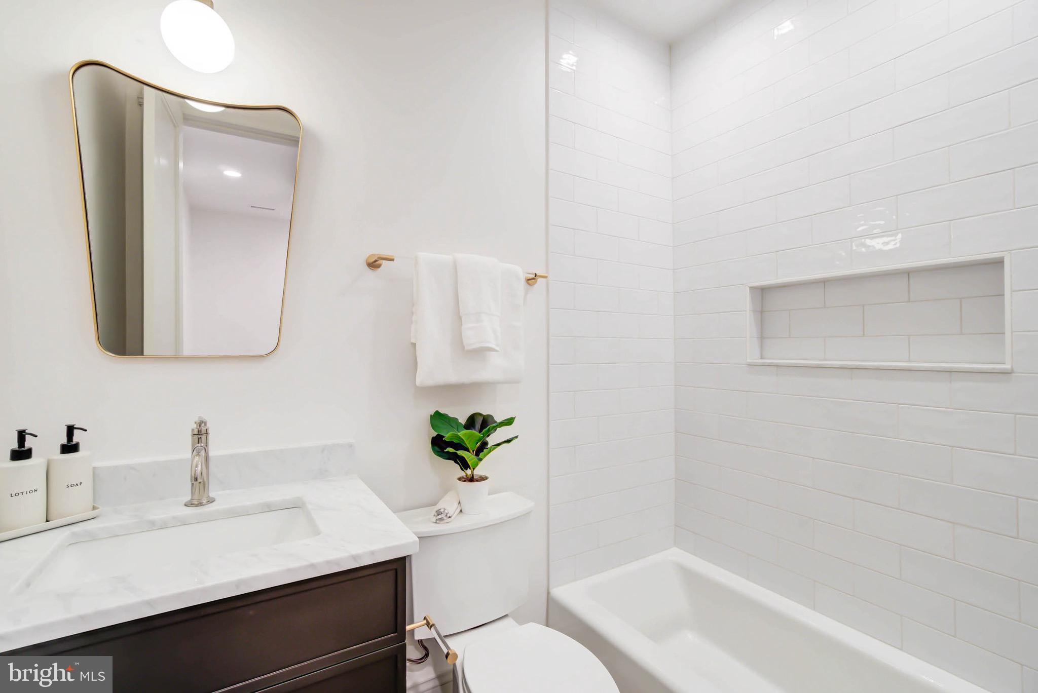 CAPITOL HILL - Residential
