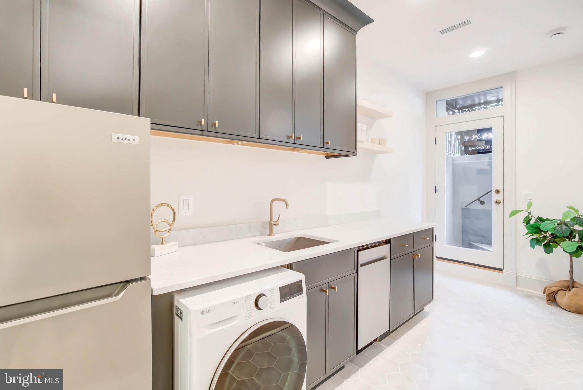 CAPITOL HILL - Residential