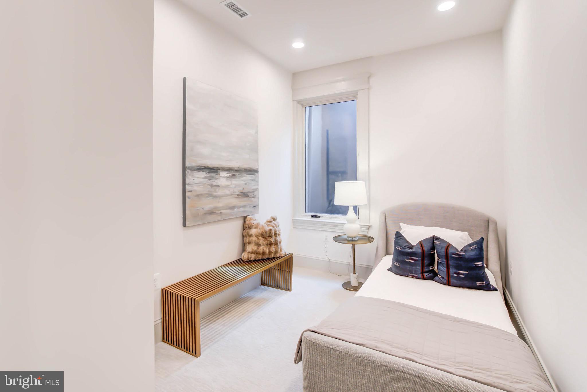 CAPITOL HILL - Residential