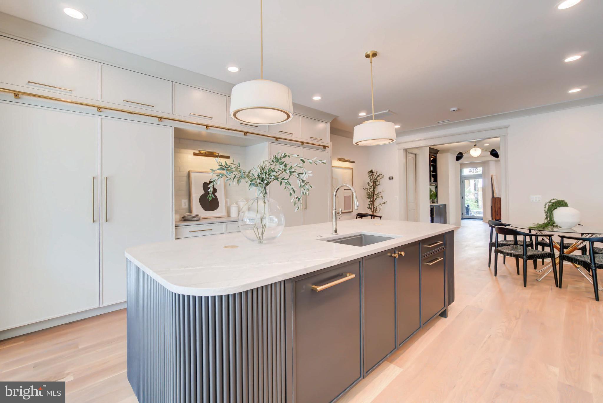CAPITOL HILL - Residential