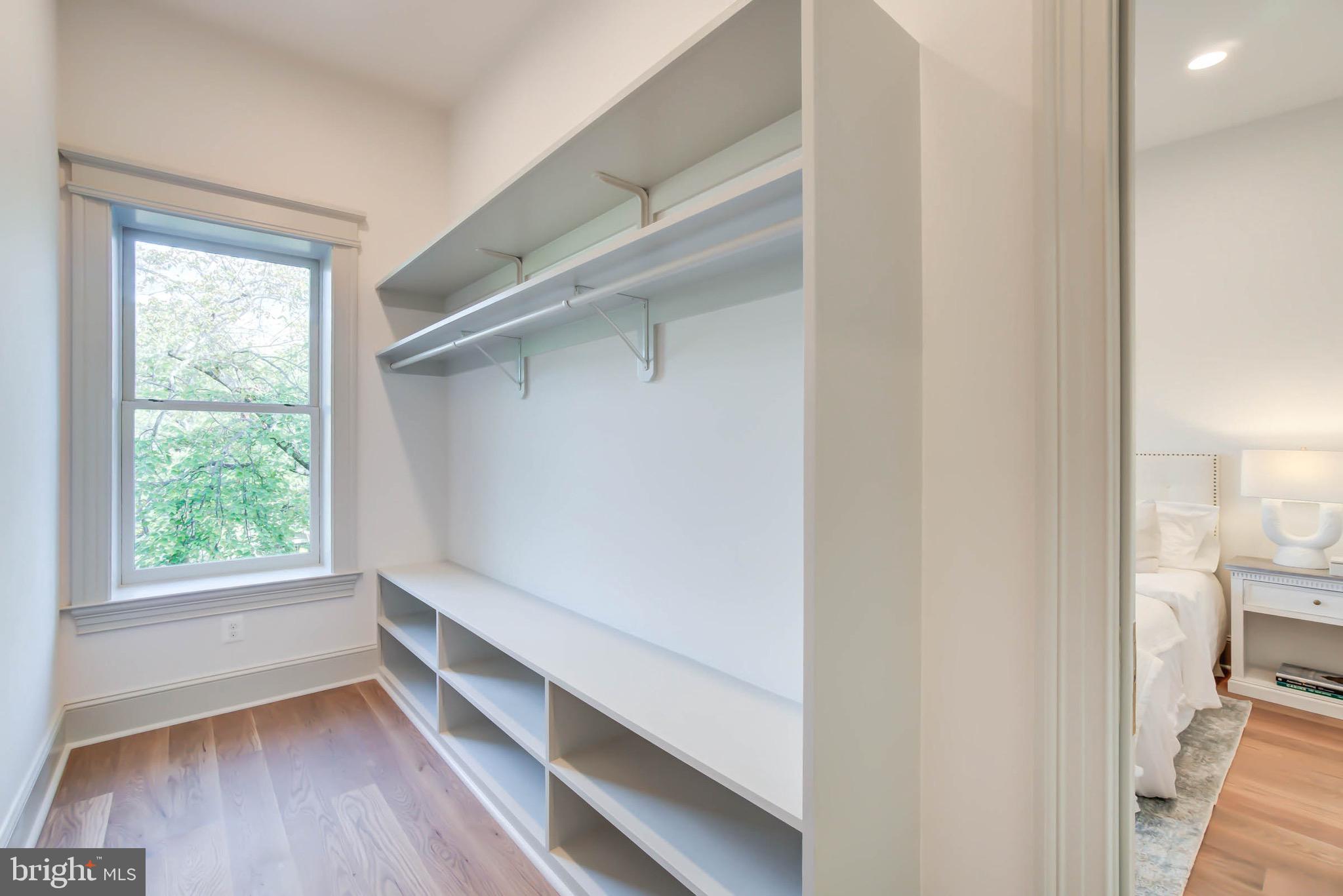 CAPITOL HILL - Residential