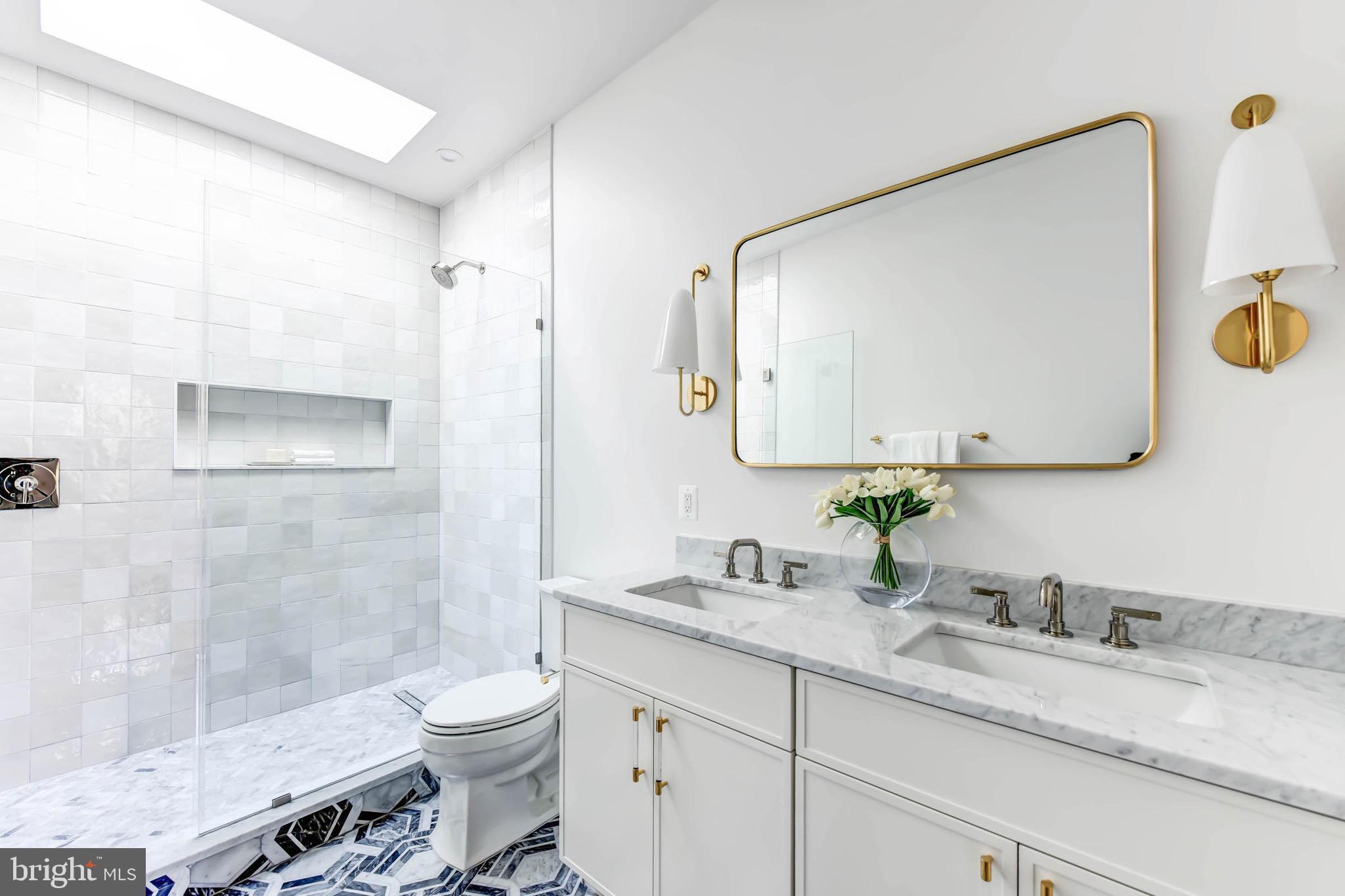 CAPITOL HILL - Residential