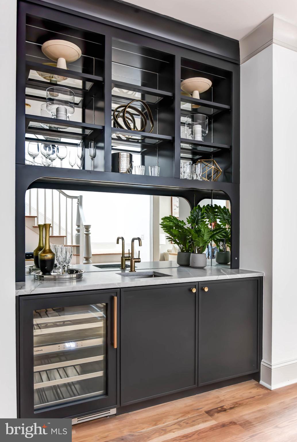 CAPITOL HILL - Residential