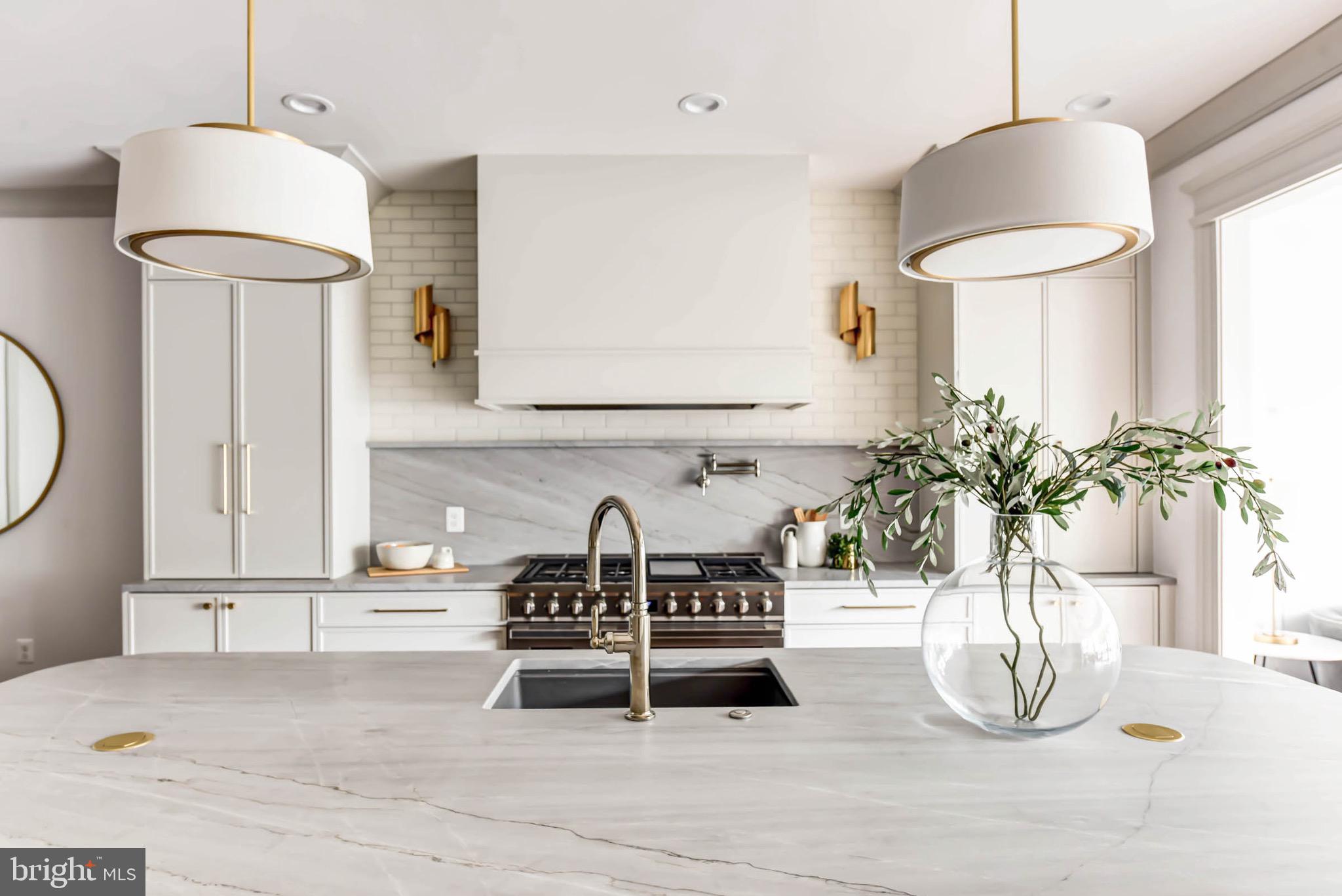 CAPITOL HILL - Residential