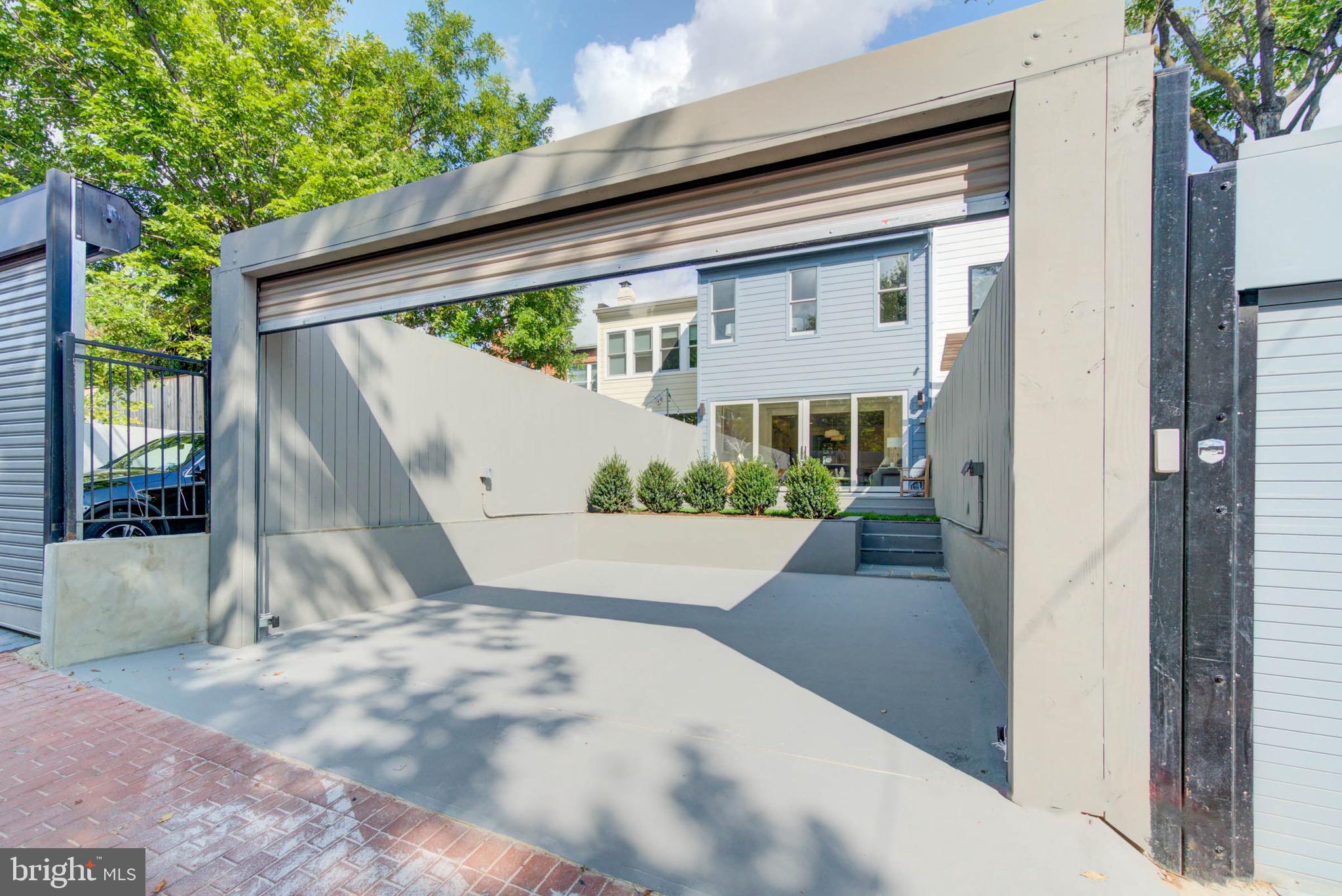 CAPITOL HILL - Residential