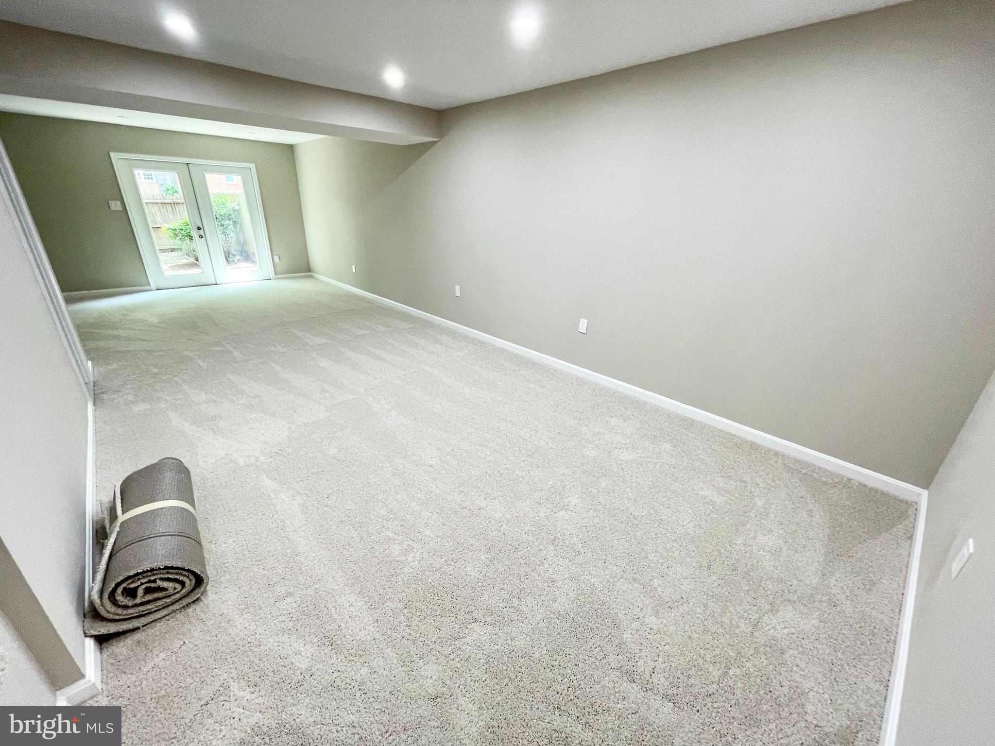 TOWNES OF ORANGE HUNT - Residential Lease