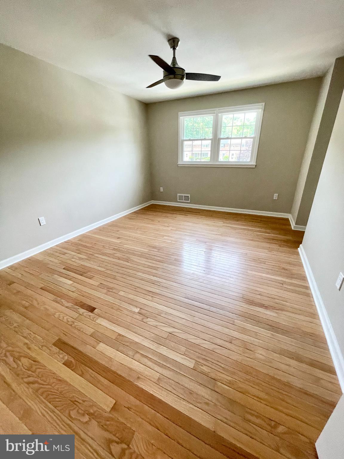 TOWNES OF ORANGE HUNT - Residential Lease