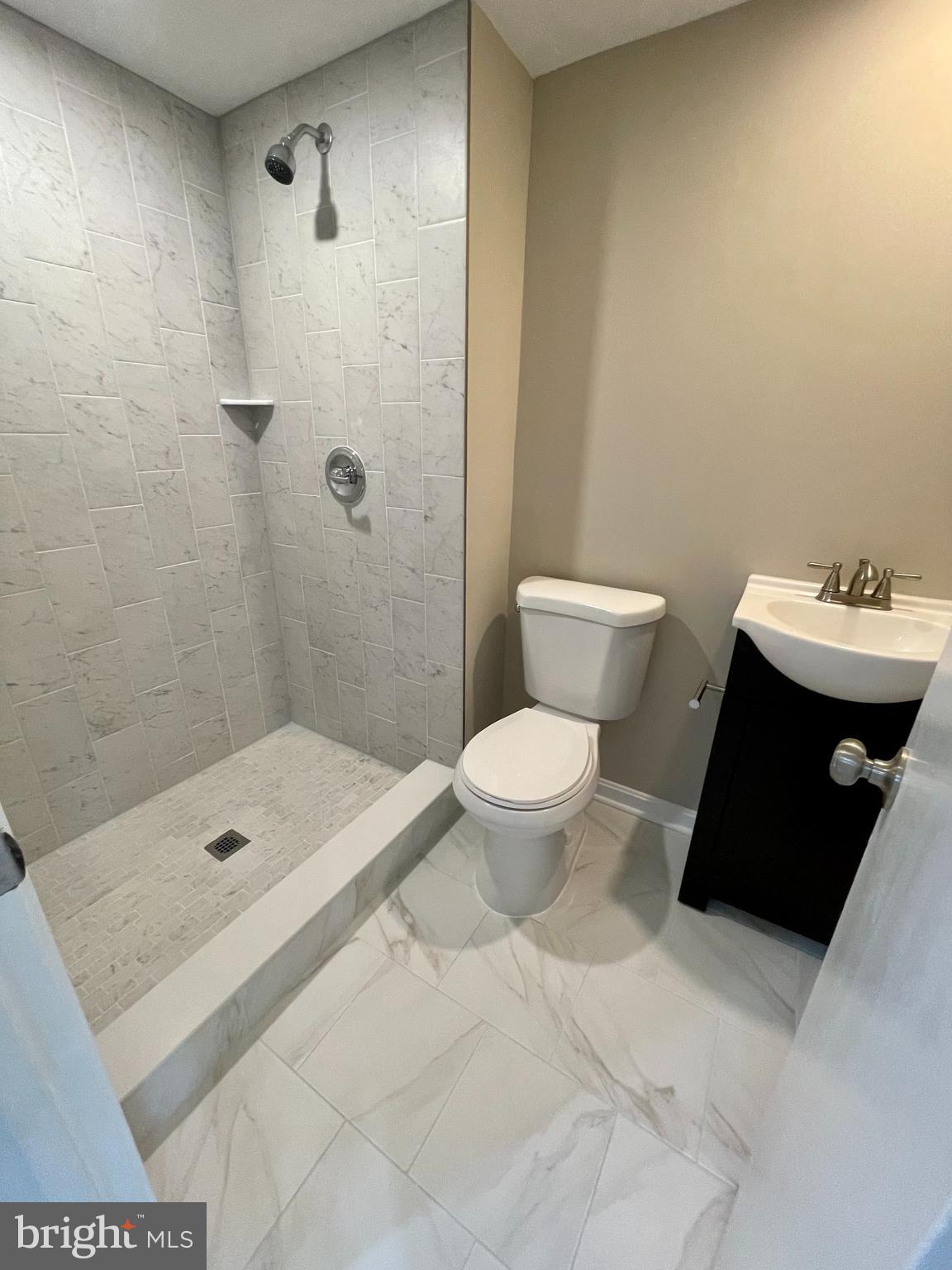 TOWNES OF ORANGE HUNT - Residential Lease