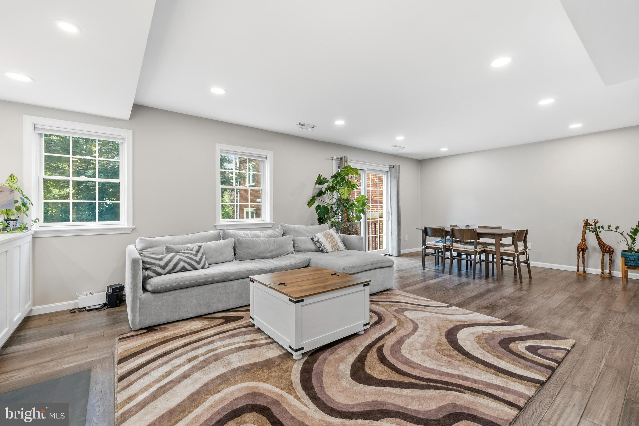 4880 CHEVY CHASE DRIVE 133
