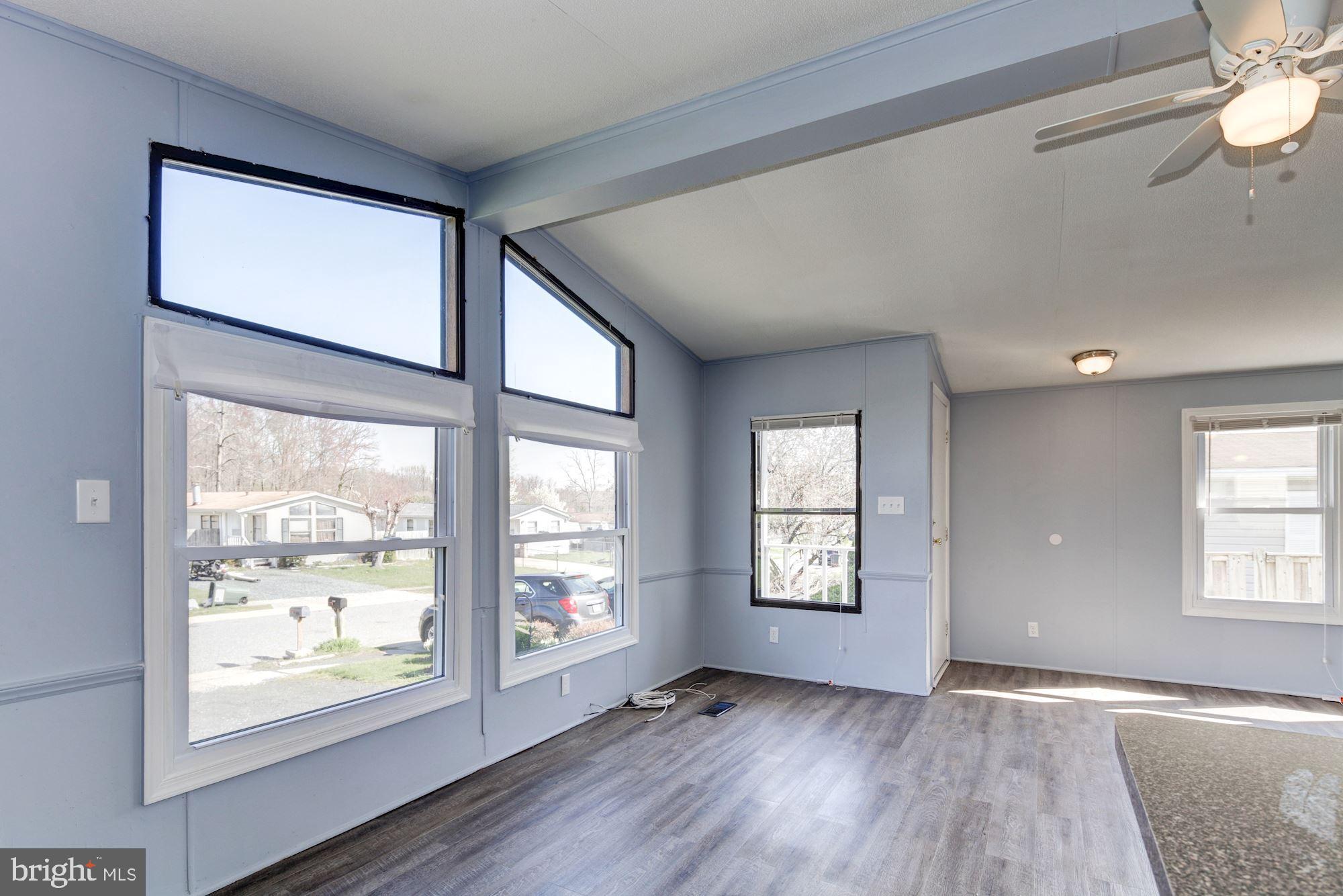 MOUNTAIN BUSH ESTATES - Residential Lease