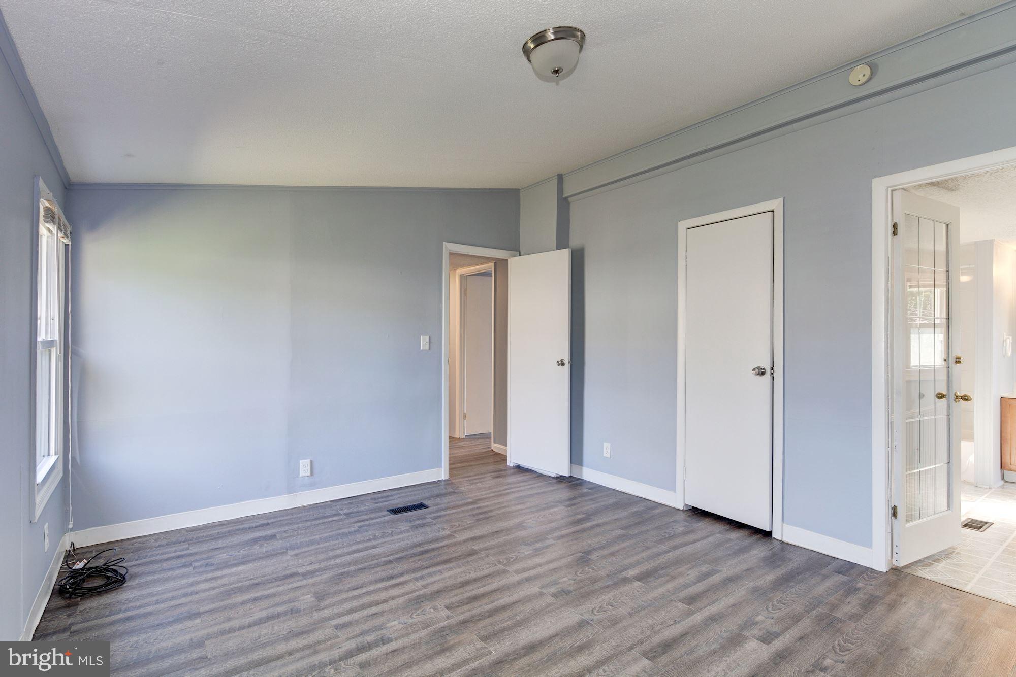 MOUNTAIN BUSH ESTATES - Residential Lease